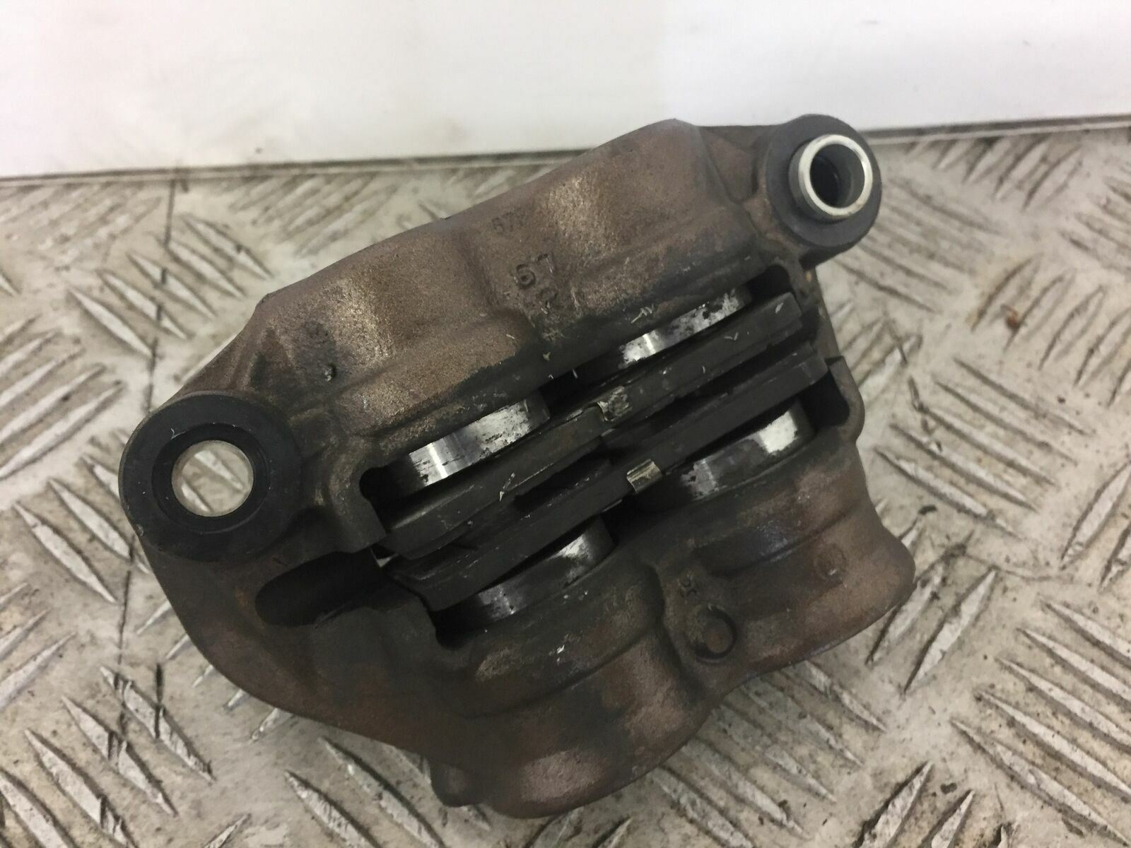 HONDA CBR600 CBR 600 RR FRONT RIGHT CALIPER (FOR PARTS ONLY )   YEAR 2015