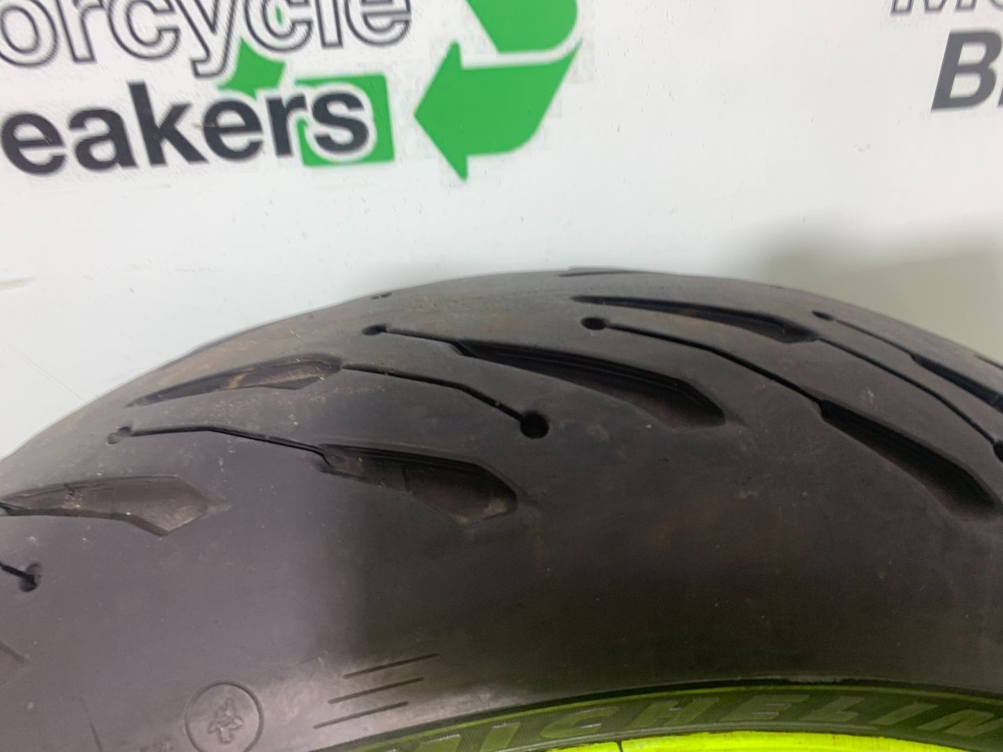HONDA CBR1000 rr FIREBLADE REAR WHEEL YEAR 2006 (CMB1220)