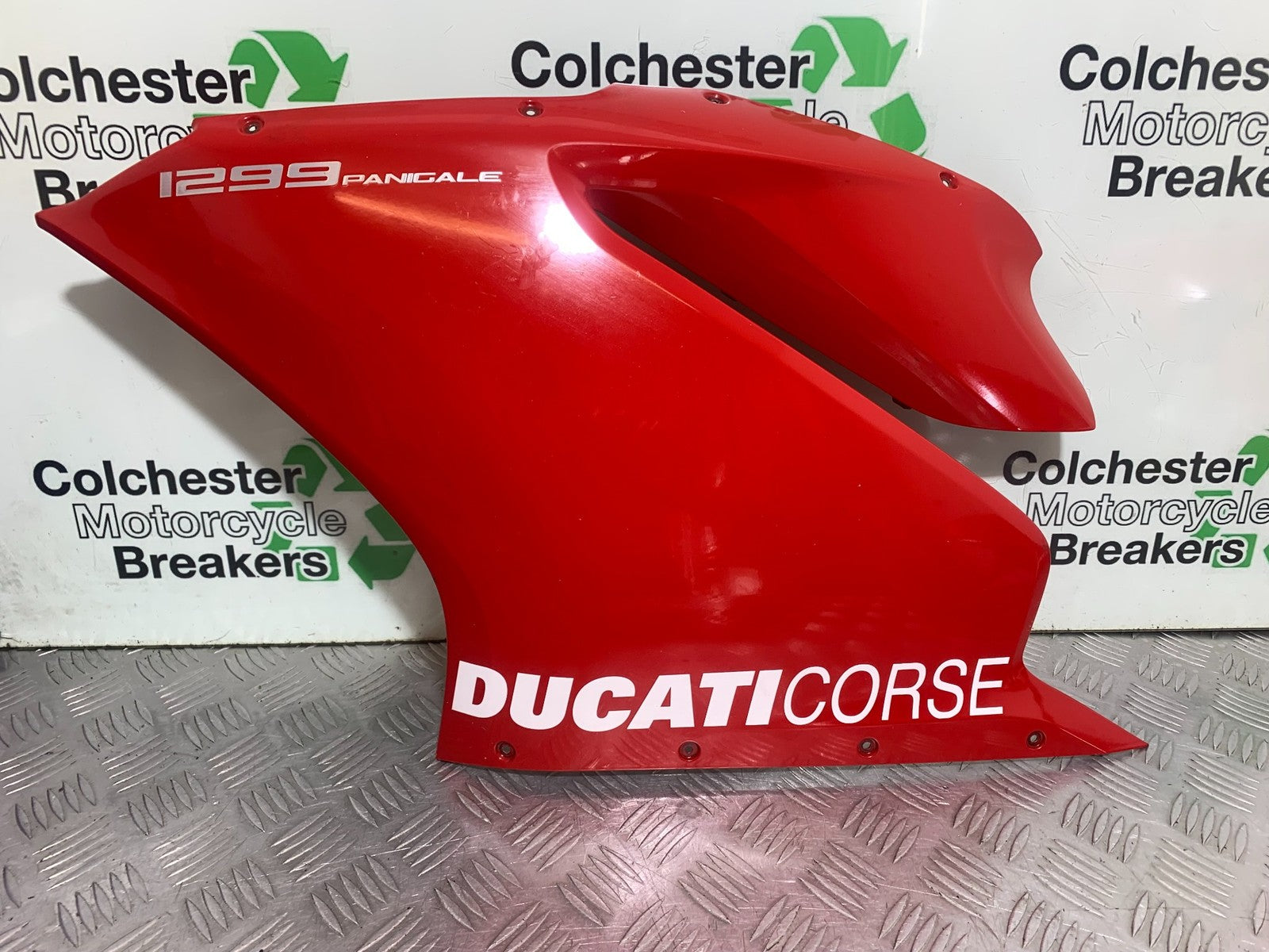 DUCATI 1299 PANIGALE LEFT MIDDLE FAIRING PANEL YEAR 2016 (CMB 1187)