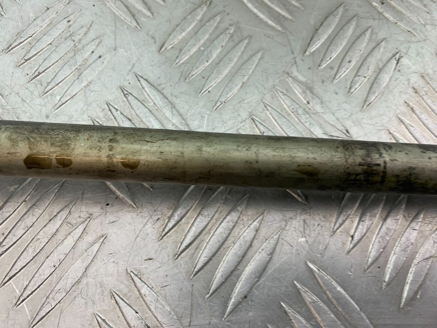 TRIUMPH THUNDERBIRD 1600 REAR WHEEL SPINDLE  YEAR 2011 (CMB1107)