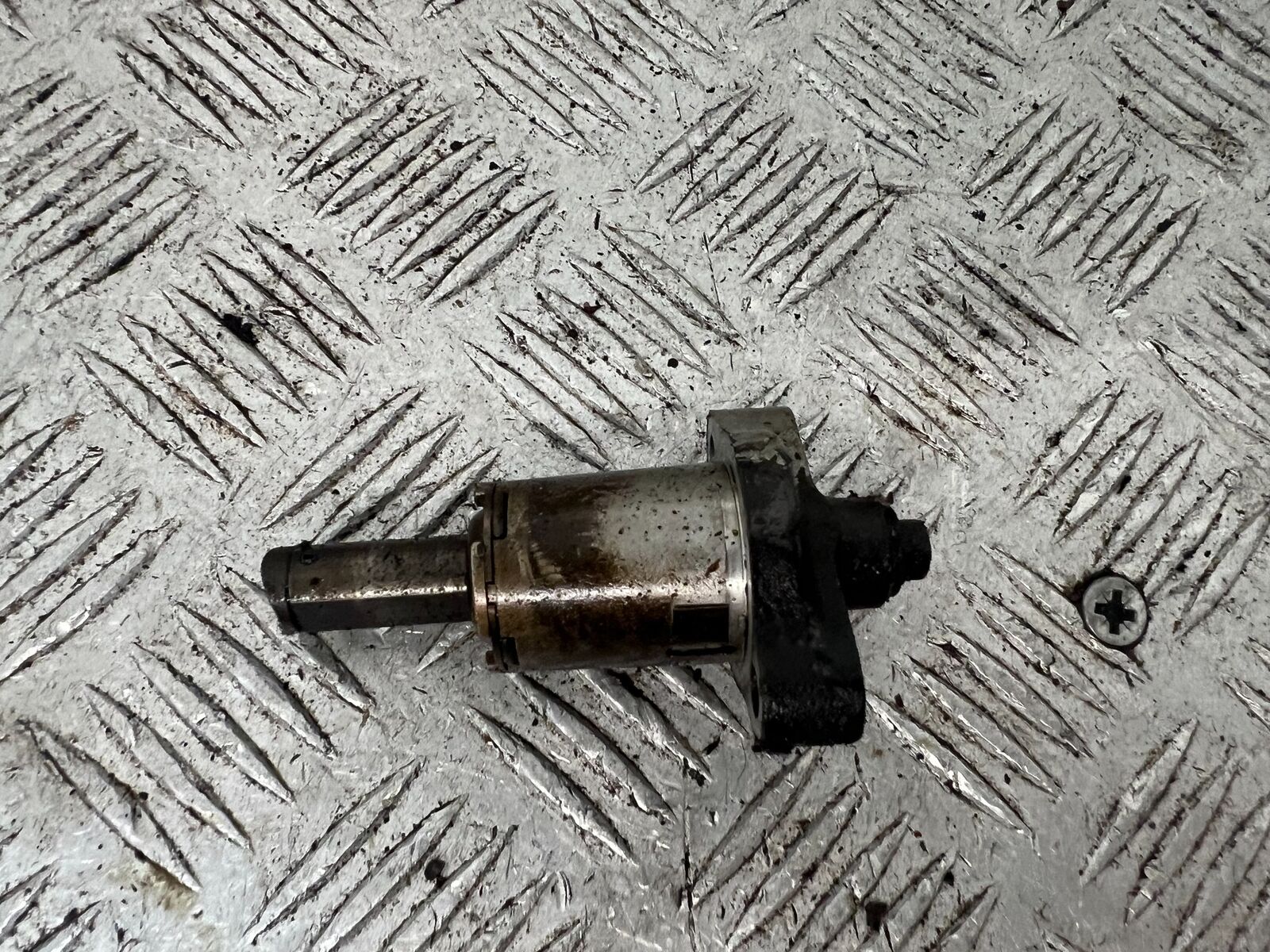 HONDA GL1800 GL 1800 CAM CHAIN TENSIONER YEAR 2004 ABS (STOCK 890)