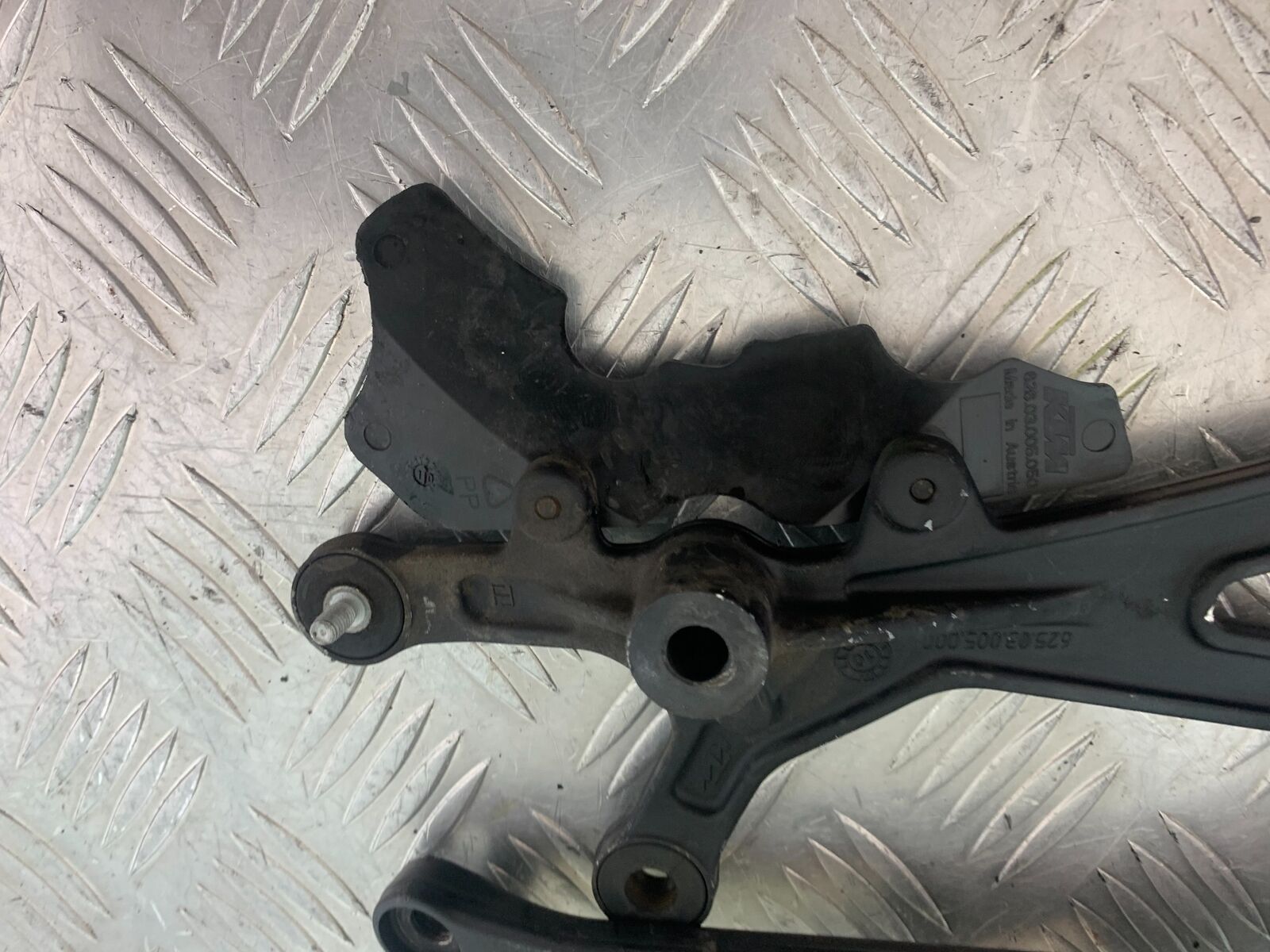 KTM 990 SUPERMOTO T ENGINE BRACKETS  YEAR 2010-2011  (CMB1127)