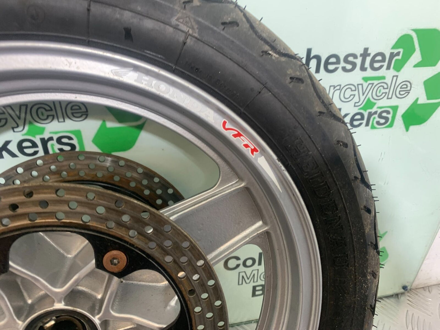HONDA VFR400 VFR 400 NC21 FRONT WHEEL (GOOD TYRE) 1986-87 (CMB1043)