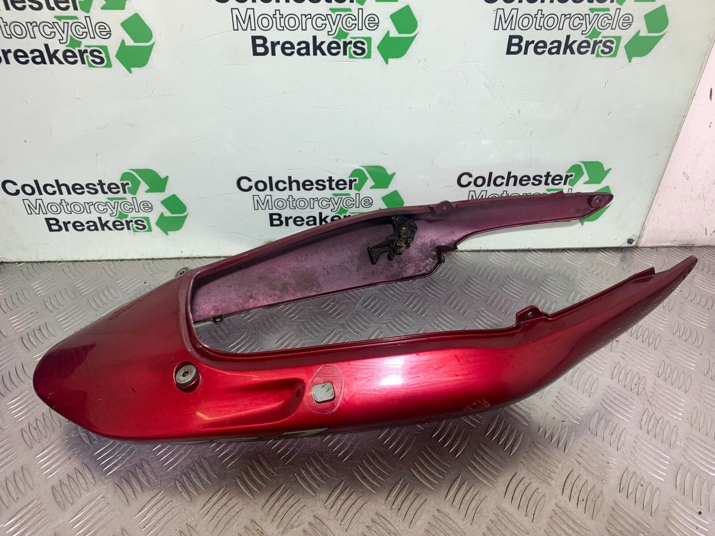 KAWASAKI Z750 ZR750 ZR-7S TAIL PIECE SEAT UNIT  YEAR 1999-05 (CMB1135)