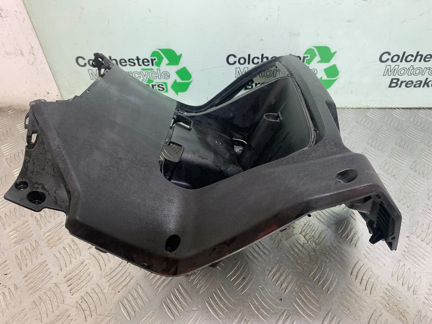 YAMAHA XMAX 250 XMAX 250 INNER PANELS  YEAR 2006-09 (CMB1201)