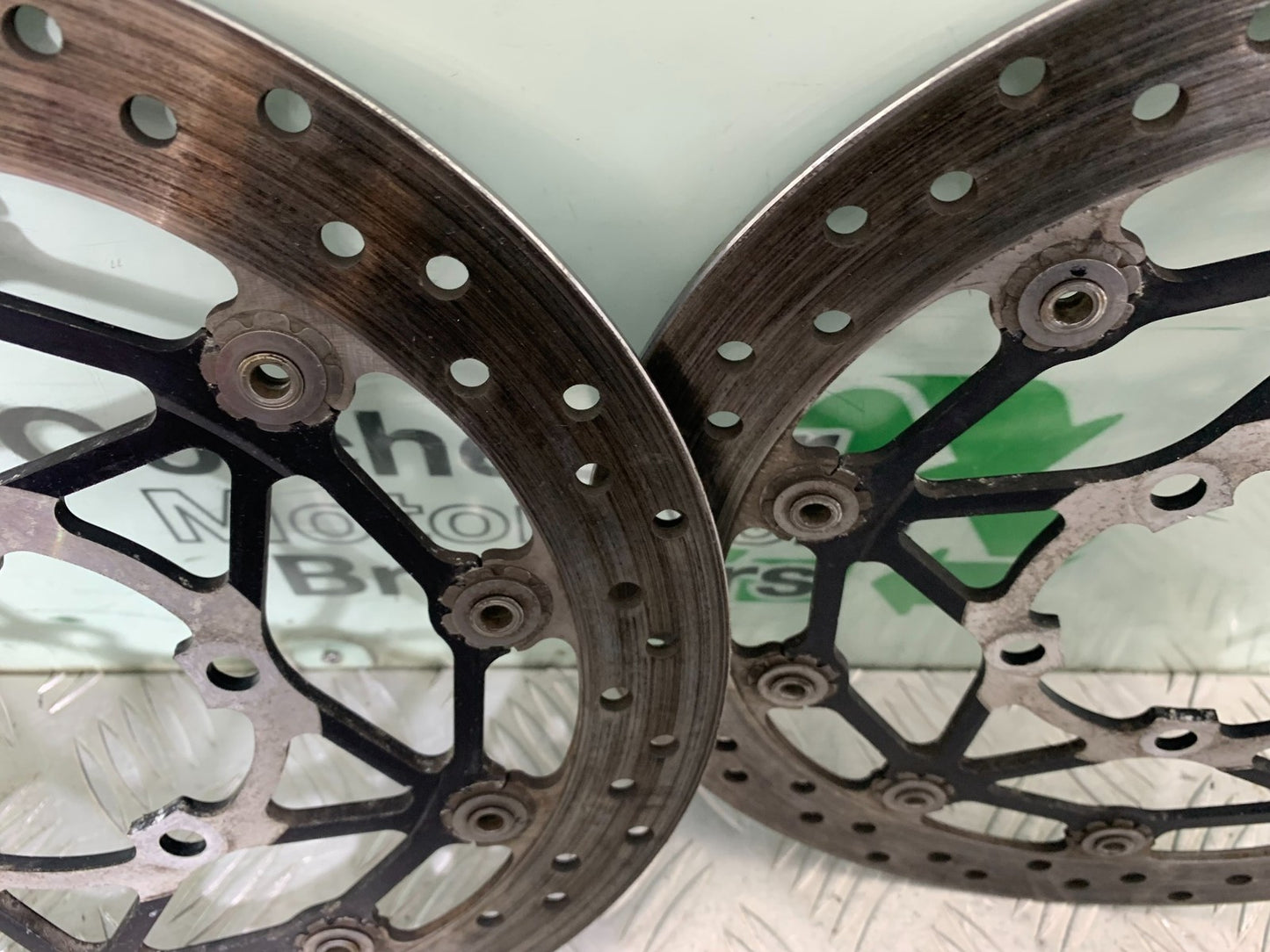 TRIUMPH 675 STREET TRIPLE RX FRONT BRAKE DISCS 2015- 2017 (CMB1299)