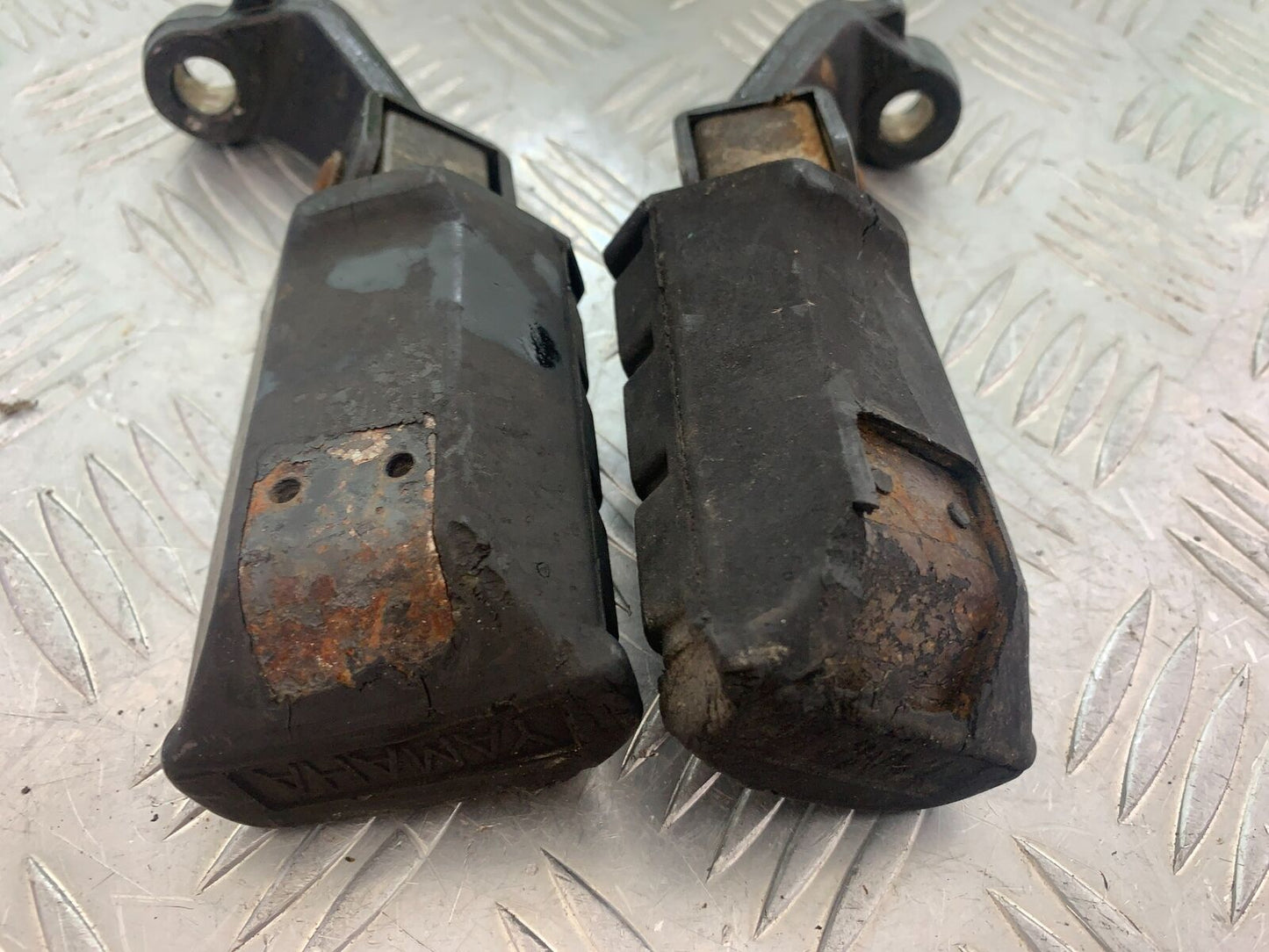 YAMAHA XS1100 MIDNIGHT SPECIAL FRONT FOOTPEGS  YEAR 1980-1982 (CMB1122)