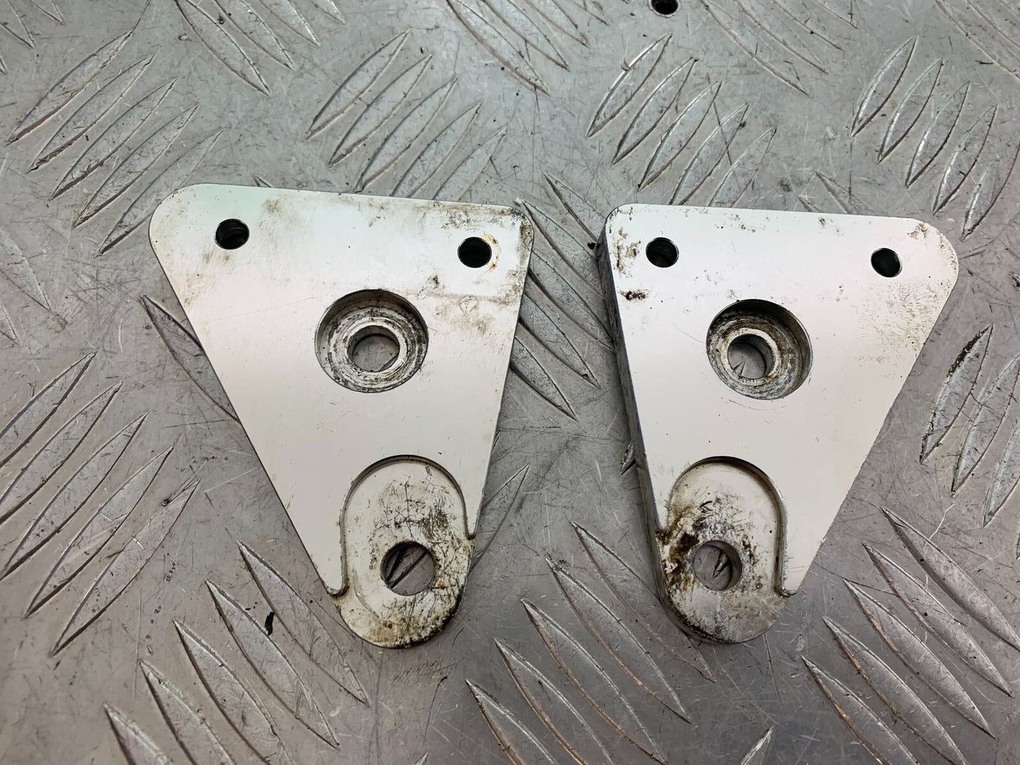 MUTT GT-SS 125 HEADLIGHT BRACKETS  YEAR 2020- 2024 (CMB1085)