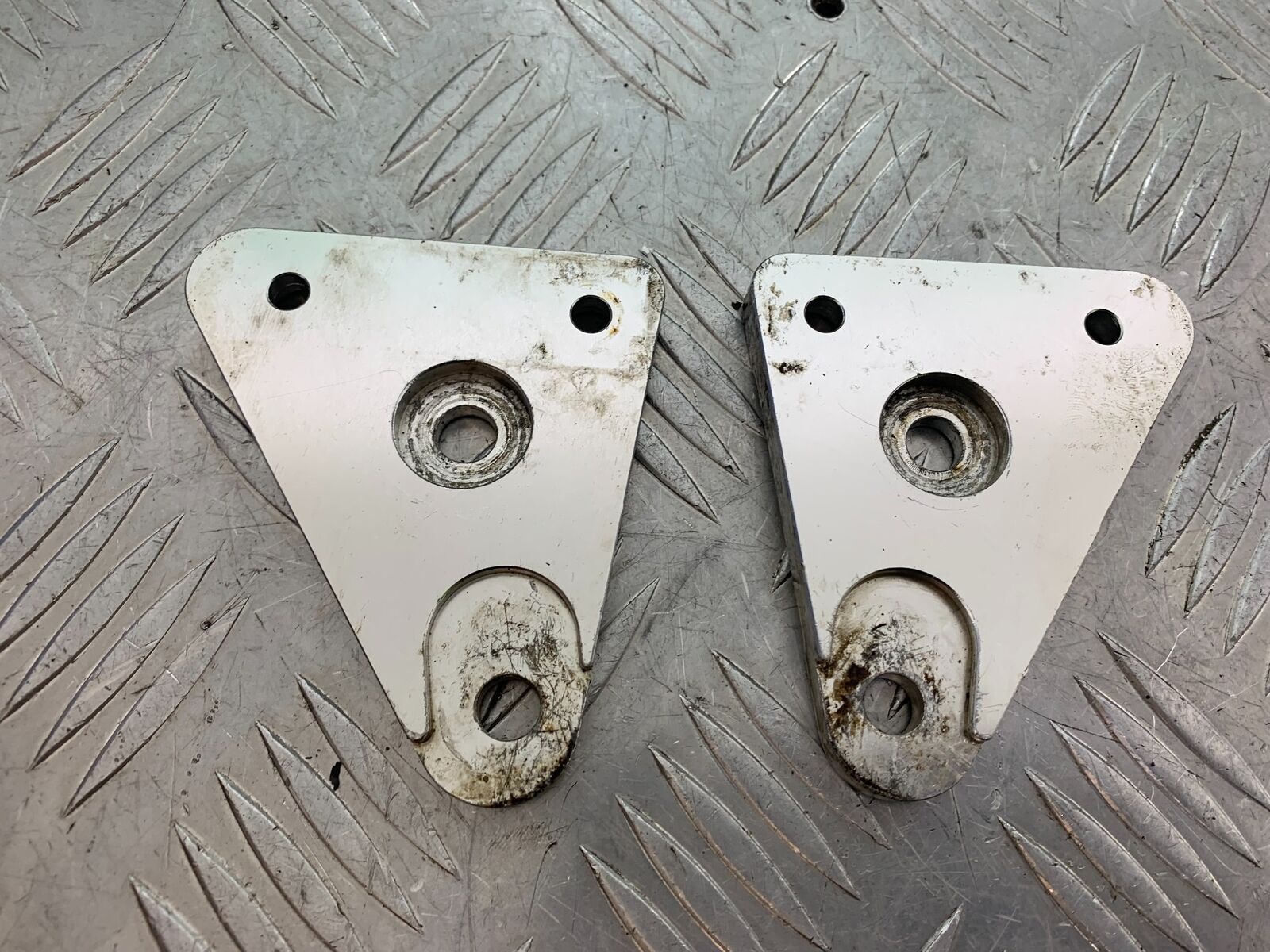 MUTT GT-SS 125 HEADLIGHT BRACKETS  YEAR 2020- 2024 (CMB1085)