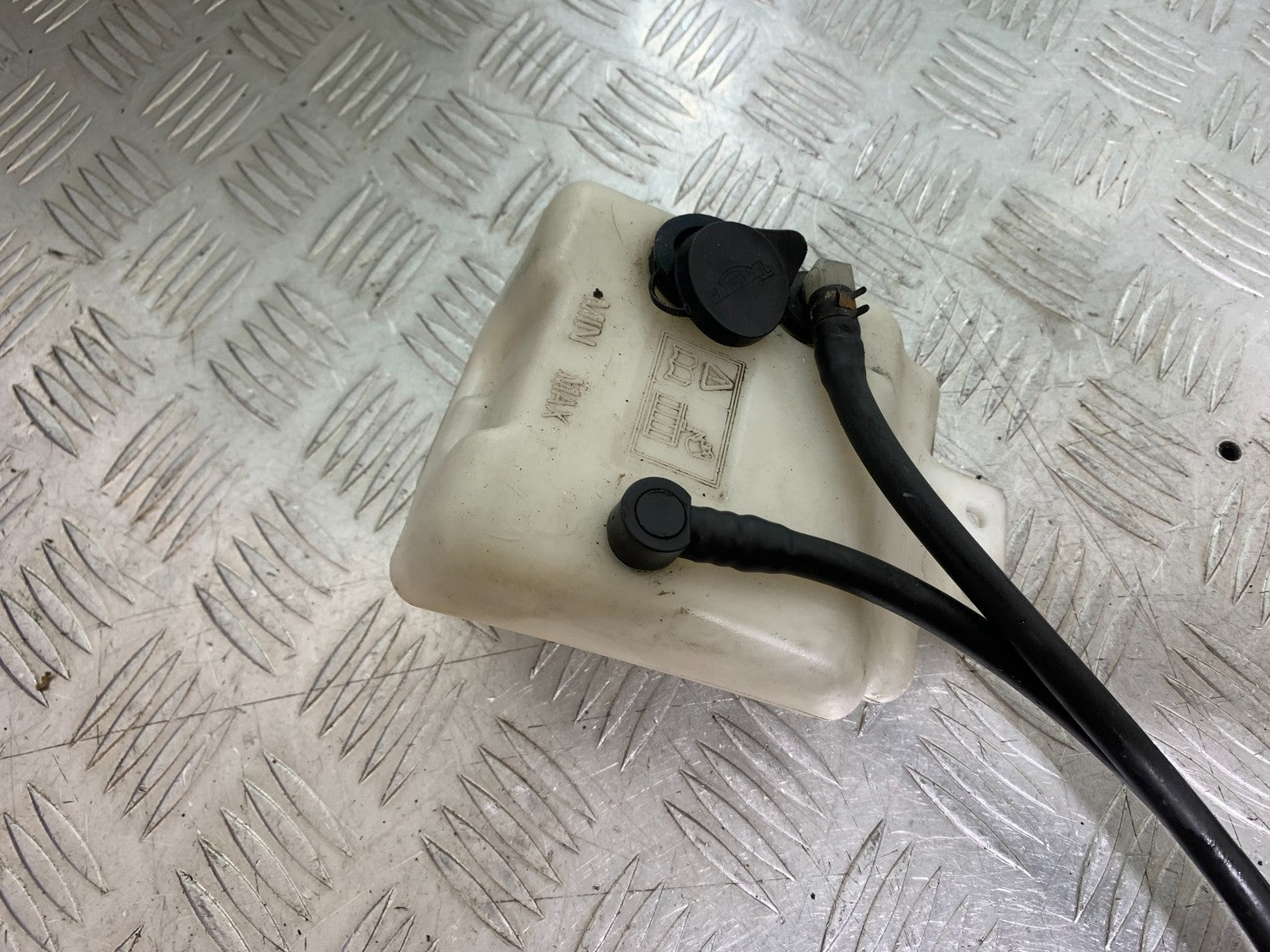 TRIUMPH SPEED TRIPLE R 1050 COOLANT BOTTLE  2009 (CMB1183)
