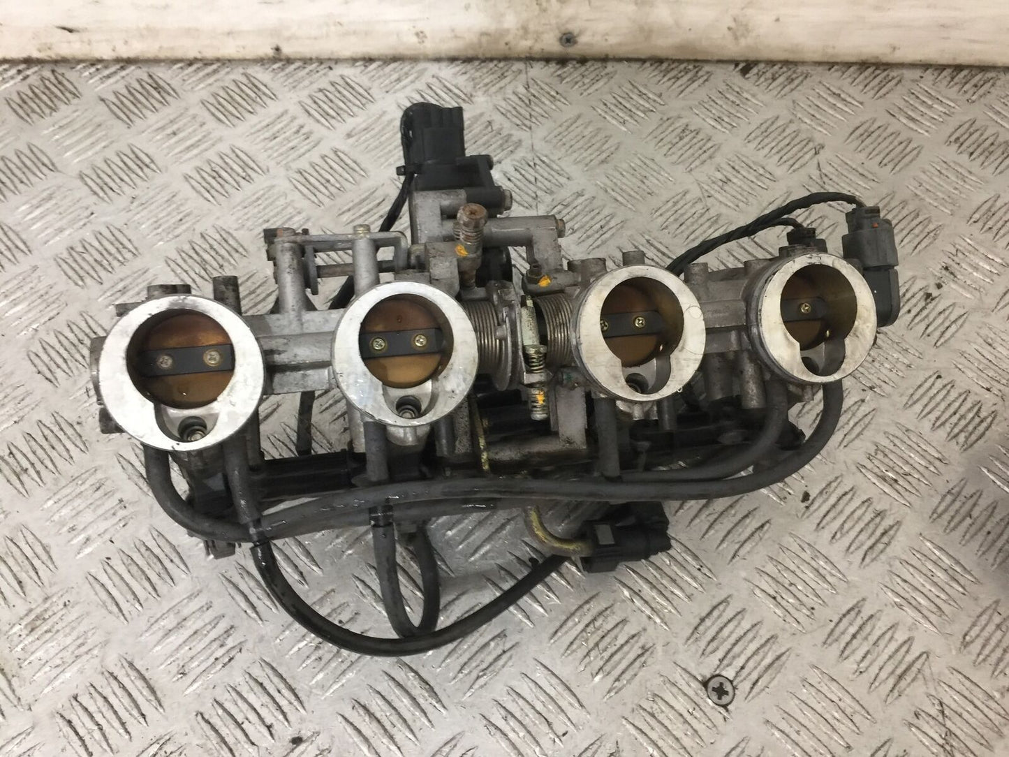 KAWASAKI Z750 Z 750 THROTTLE BODIES  YEAR 2004-2006  (STOCK 871)