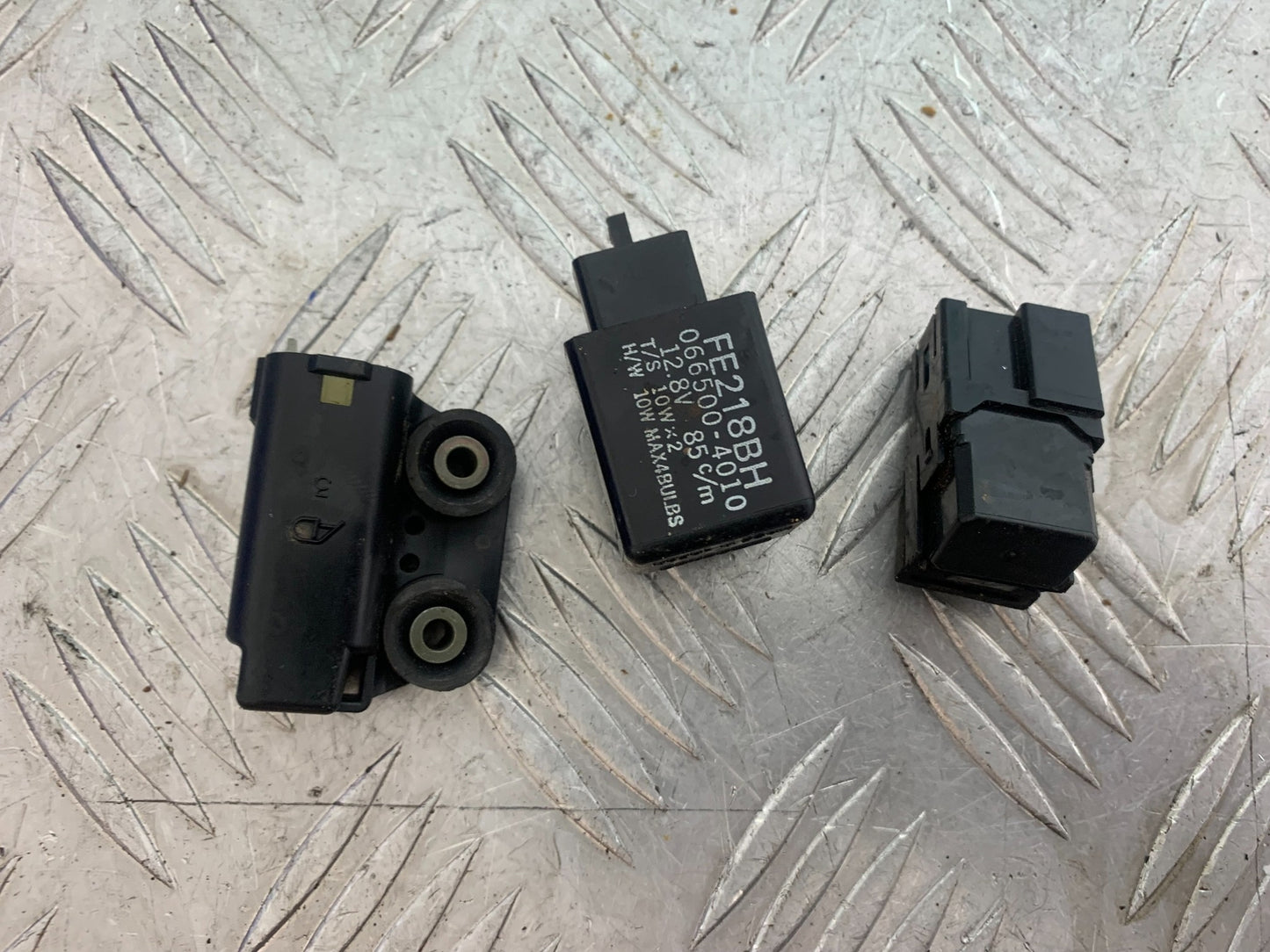 YAMAHA YZF R1 RELAYS YEAR 2004-2006 (CMB1155)