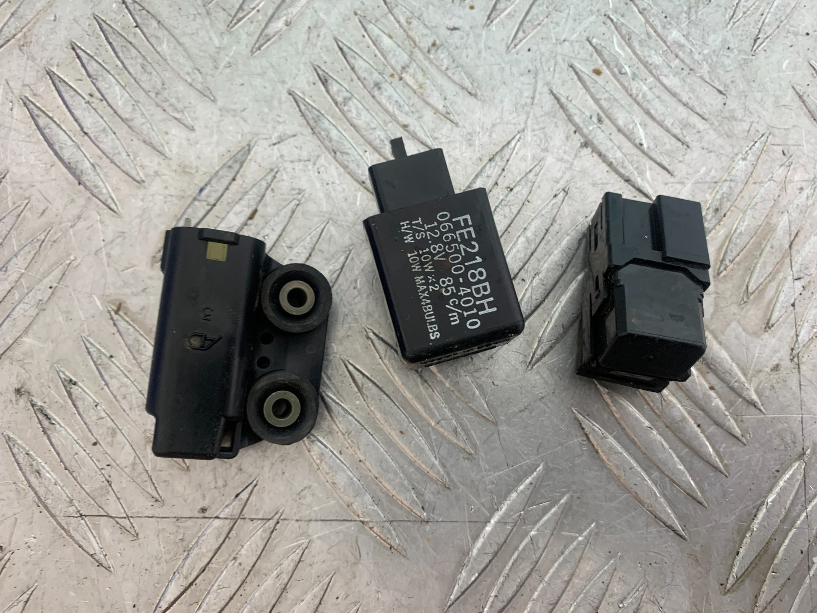 YAMAHA YZF R1 RELAYS YEAR 2004-2006 (CMB1155)
