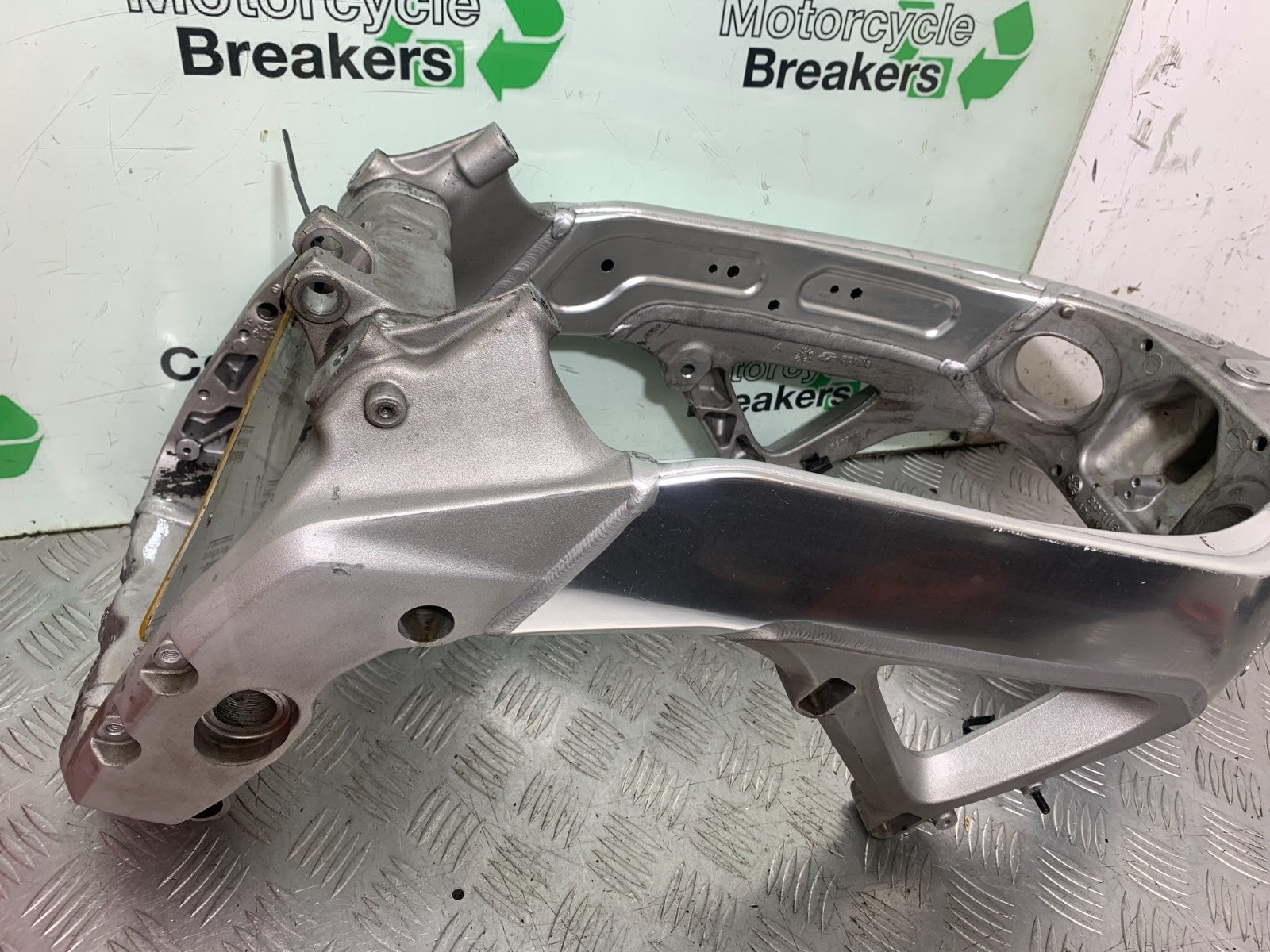 APRILIA TUONO 1000 V4R FRAME REG LOG BOOK YEAR 2011-13  (CMB1331)