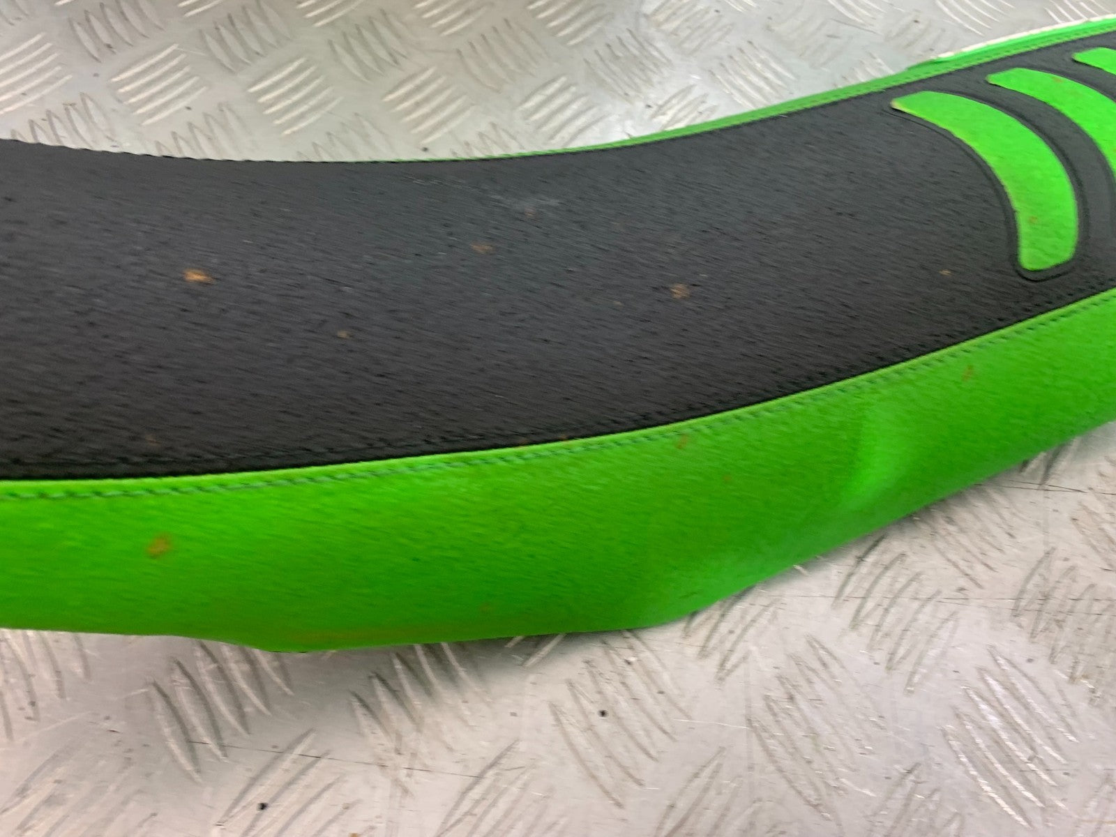 KAWASAKI KXF450 KXF 450 SEAT  YEAR 2013 CMB1217)