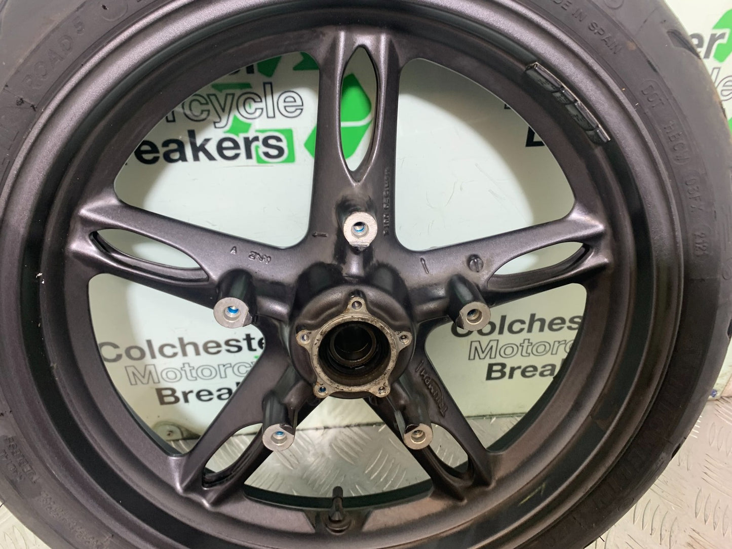 TRIUMPH 1050 SPRINT GT FRONT WHEEL (GOOD TYRE)  YEAR 2010-2016 (CMB1250)