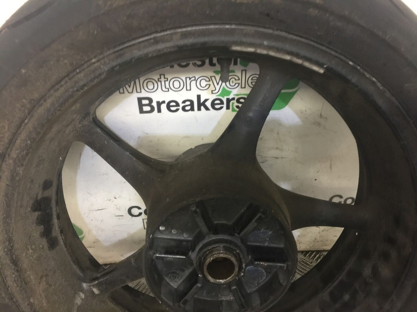 YAMAHA R6 2CO REAR WHEEL   YEAR 2006 (STOCK 607)