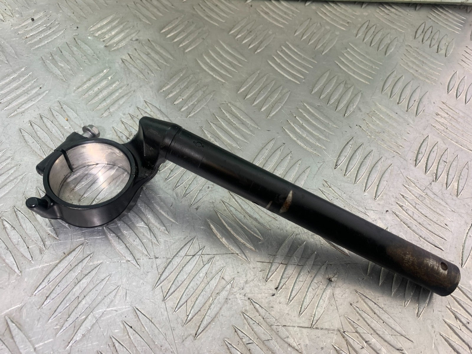 HONDA CBR1000 rr FIREBLADE RIGHT HANDLEBAR  YEAR 2012-2016 (CMB1198)