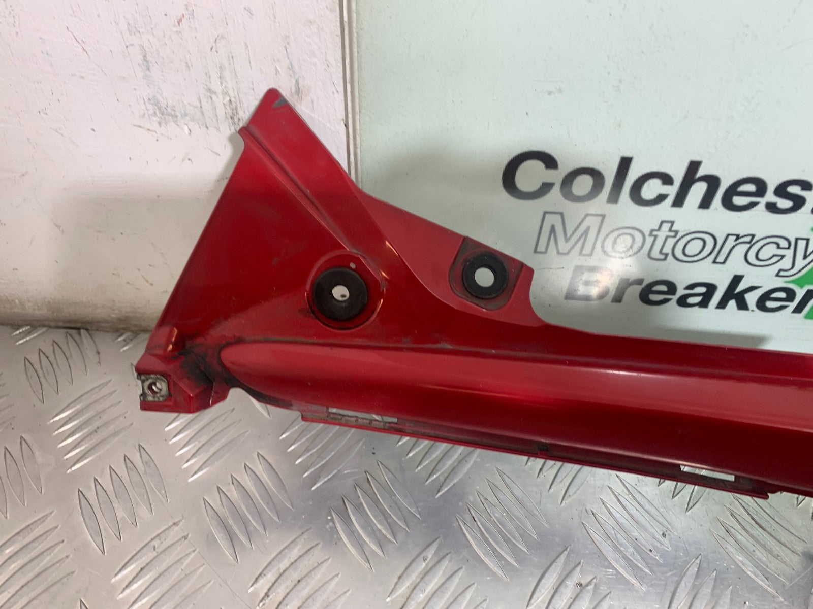 SUZUKI GW250 GW 250 INAZUMA LEFT SEAT PANEL  YEAR 2013-2018  (CMB1205)