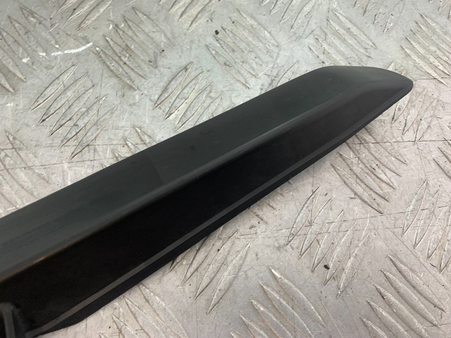 HONDA CBR1000 rr FIREBLADE CHAIN GUARD YEAR 2006  (CMB1220)