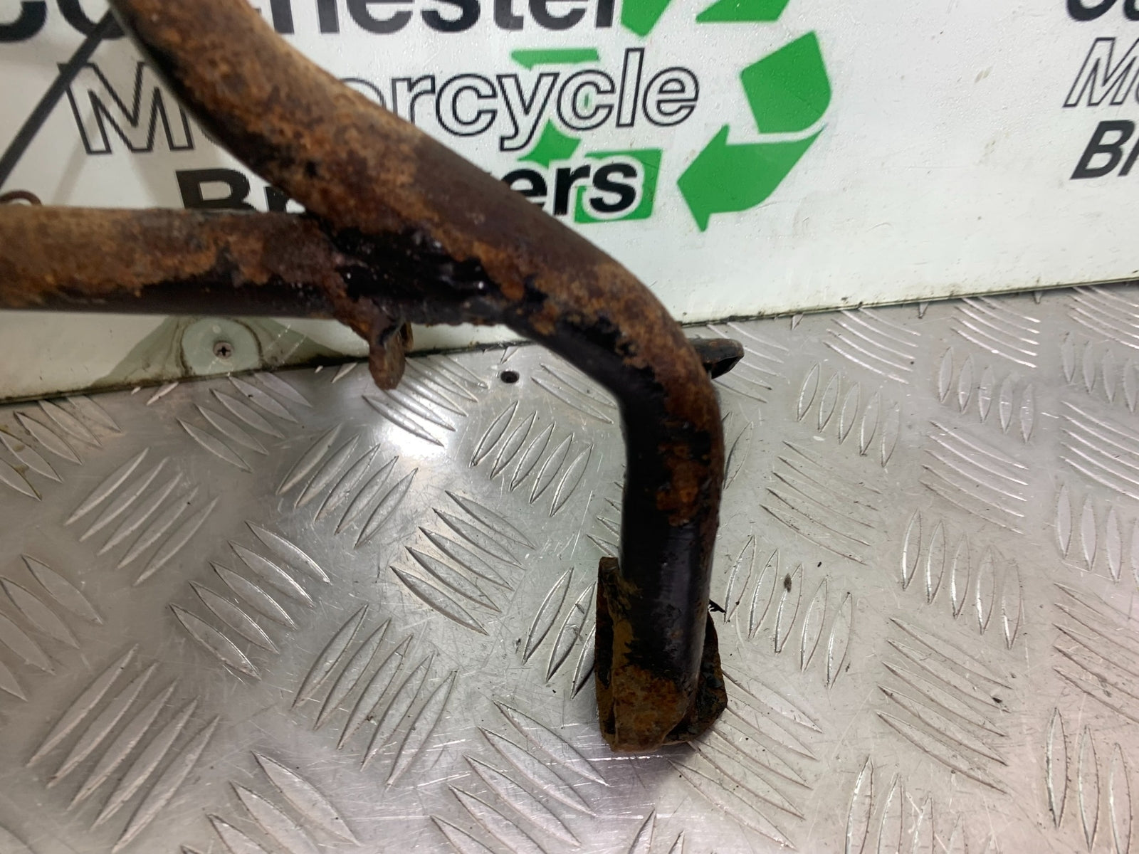 SUZUKI GSF1200  GSF 1200 BANDIT CENTER STAND  YEAR 1997-2000 (CMB1149)