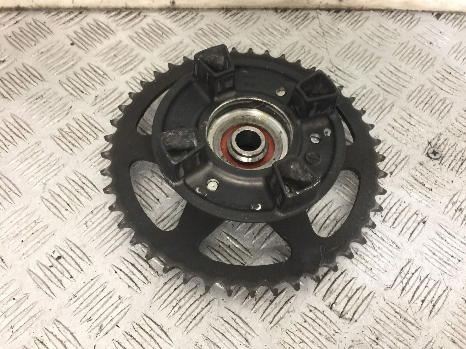 KAWASAKI Z800 Z 800 REAR SPROCKET CARRIER  YEAR 2015  (STOCK 874)