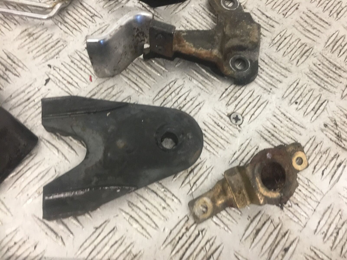 YAMAHA XV535 XV 535 VIRAGO BRACKETS AND INFILLS   YEAR 1994-02 (STOCK 772)