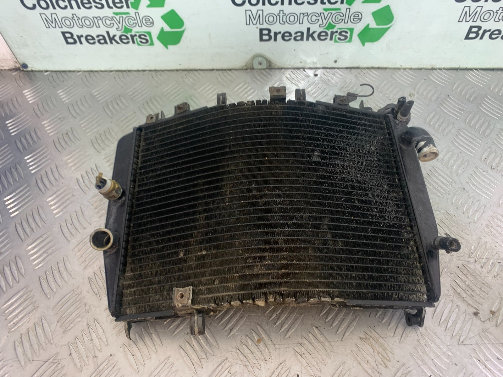 KAWASAKI ZX9R ZX9 E1 RADIATOR    YEAR 2000-01 (CMB1171)