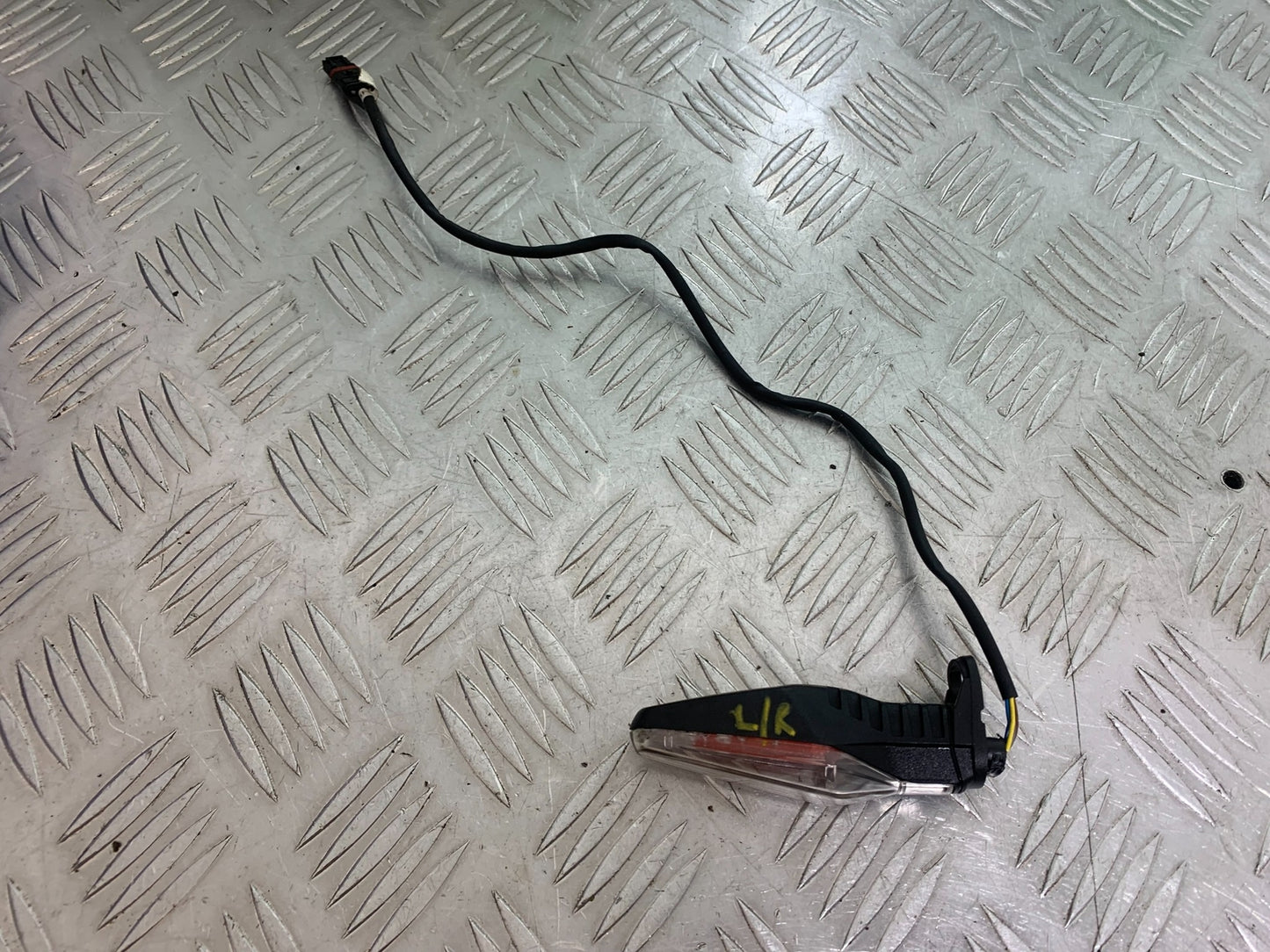 BMW M1000 R LEFT REAR INDICATOR YEAR 2023-2024 (CMB1140)