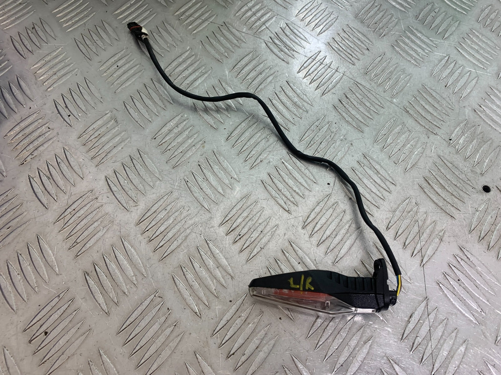 BMW M1000 R LEFT REAR INDICATOR YEAR 2023-2024 (CMB1140)