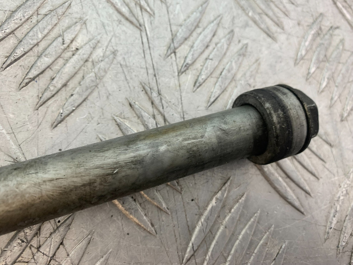 HONDA NT650 V DEAUVILLE FRONT WHEEL SPINDLE   YEAR 1998-01 (CMB1320)