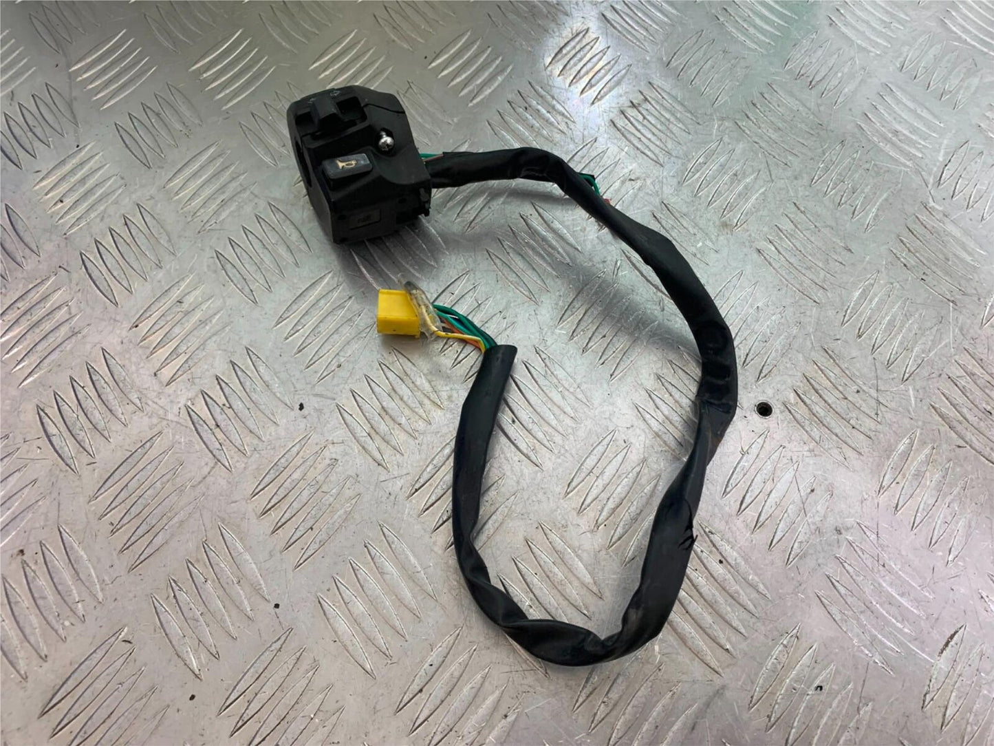 MUTT GT-SS 125 LEFT SWITCH GEAR   YEAR 2020- 2024 (CMB1085)