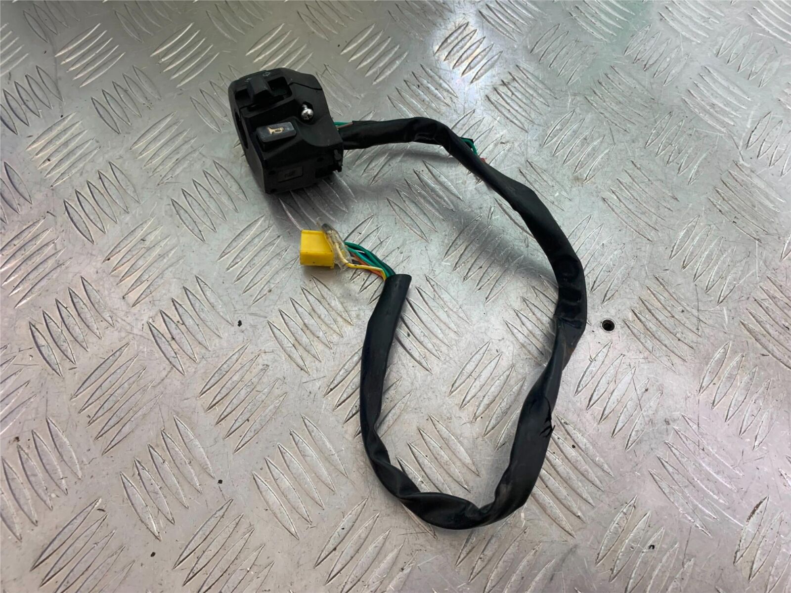 MUTT GT-SS 125 LEFT SWITCH GEAR   YEAR 2020- 2024 (CMB1085)
