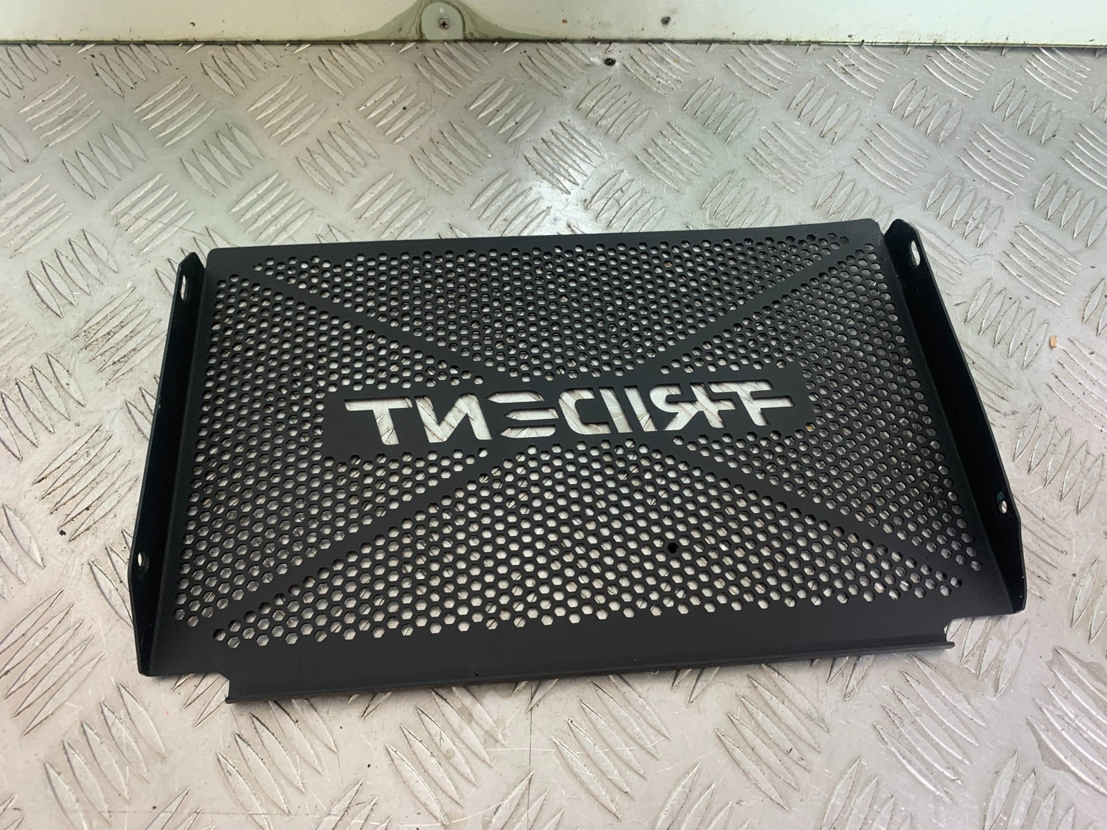 TRIUMPH TRIDENT 660 RADIATOR GRILL  YEAR 2021-2024 (CMB1148)