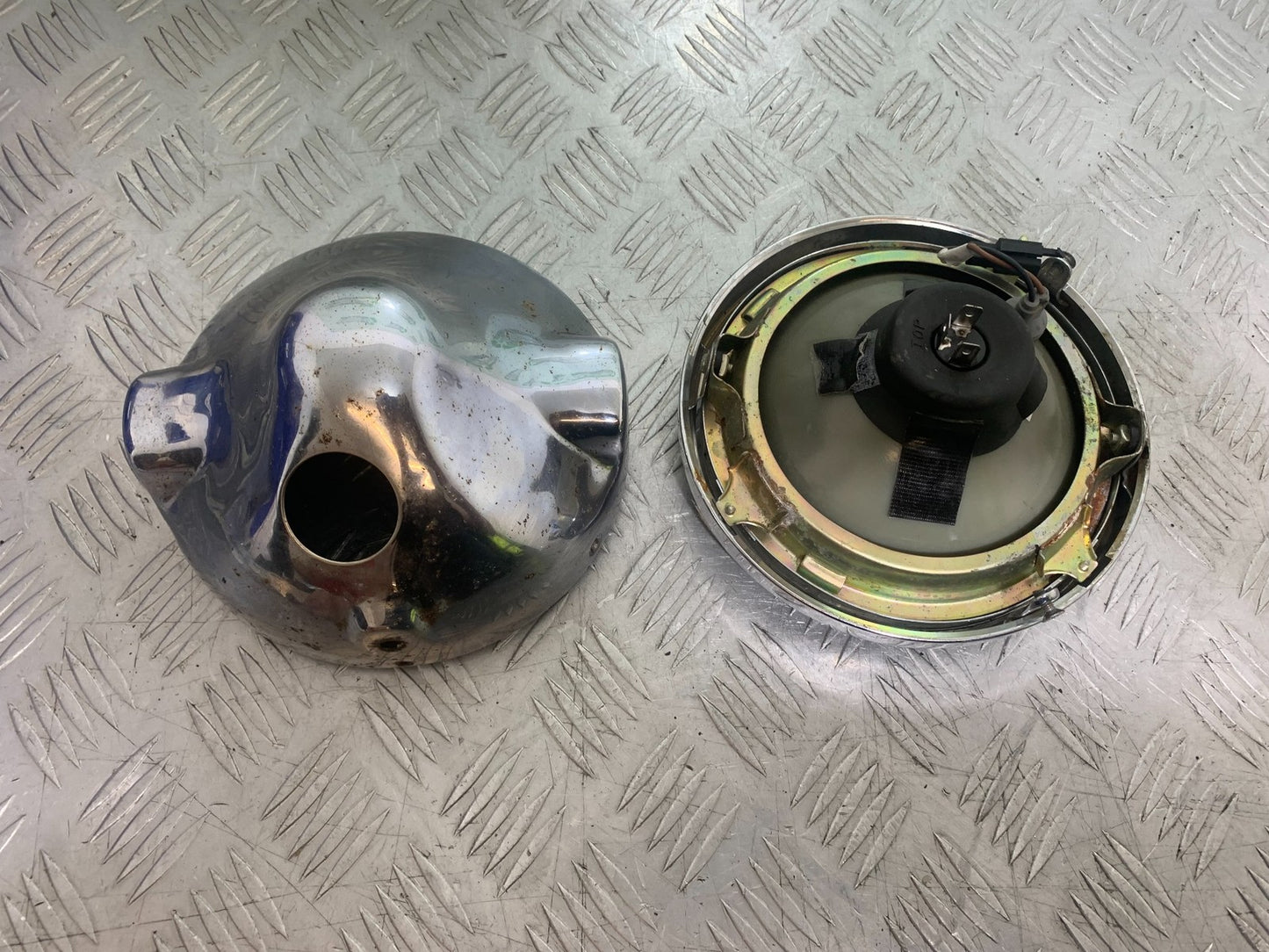 SUZUKI GSX750 INAZUMA HEADLIGHT AND BACKING  YEAR 1998-2003 (CMB1308)