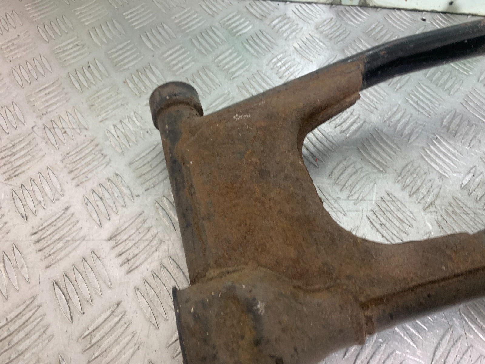 KAWASAKI GT550 GT 550 SWINGARM REAR DIFF  YEAR 1989-1994