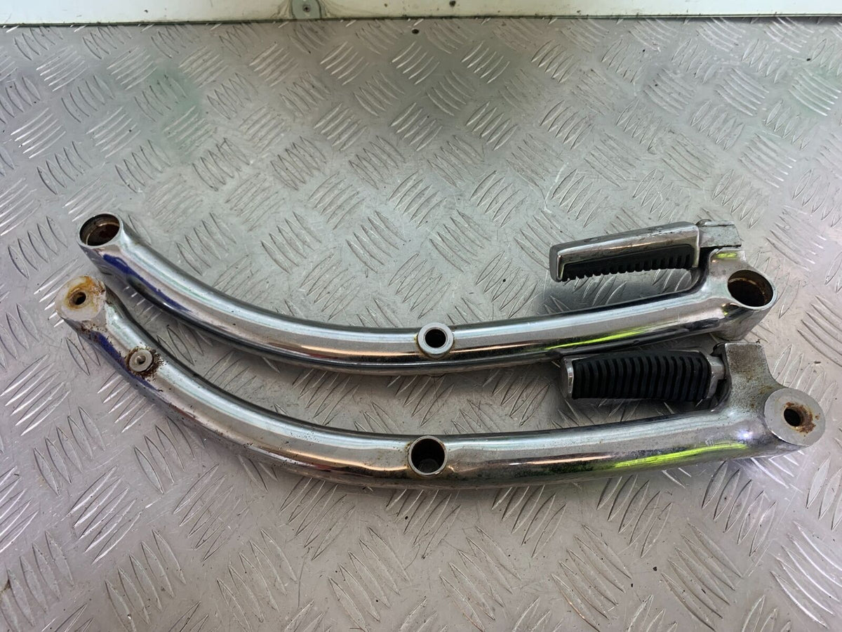 SUZUKI VS1400 VS 1400 INTRUDER REAR FOOTPEGS AND RAILS   YEAR 1988 (CMB1077)