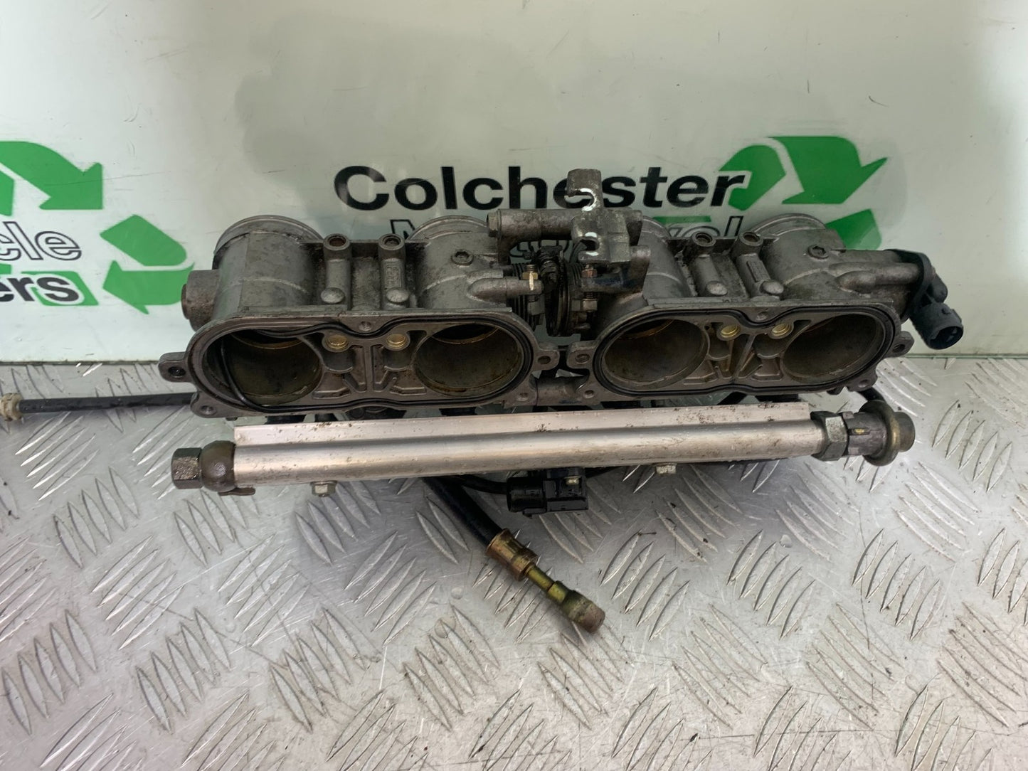 HONDA CBR1100 BLACKBIRD THROTTLE BODIES  YEAR 1999-2005 (CMB1232)