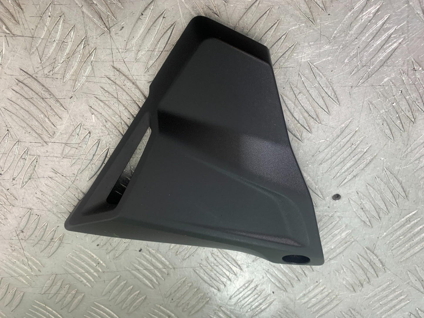 BMW R1200 R 1200 GS RIGHT INFILL COVER  YEAR 2013-2016 (CMB1257)