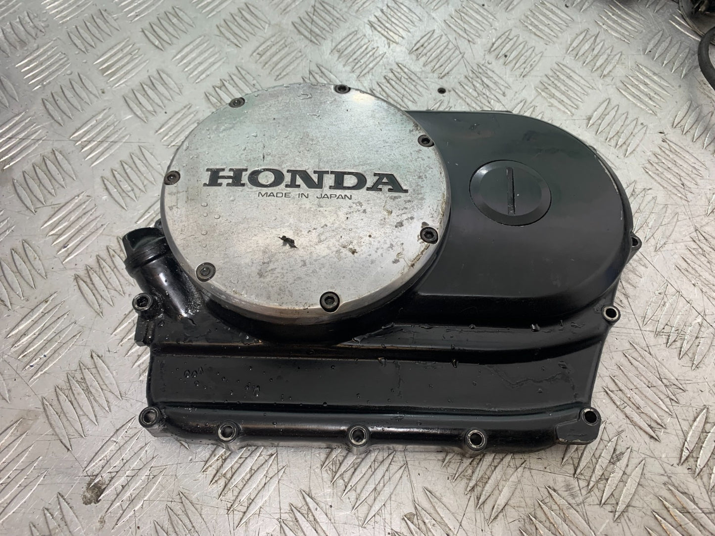 HONDA VT700 VT 700 SHADOW  CLUTCH COVER YEAR 1984-85 (CMB1328)