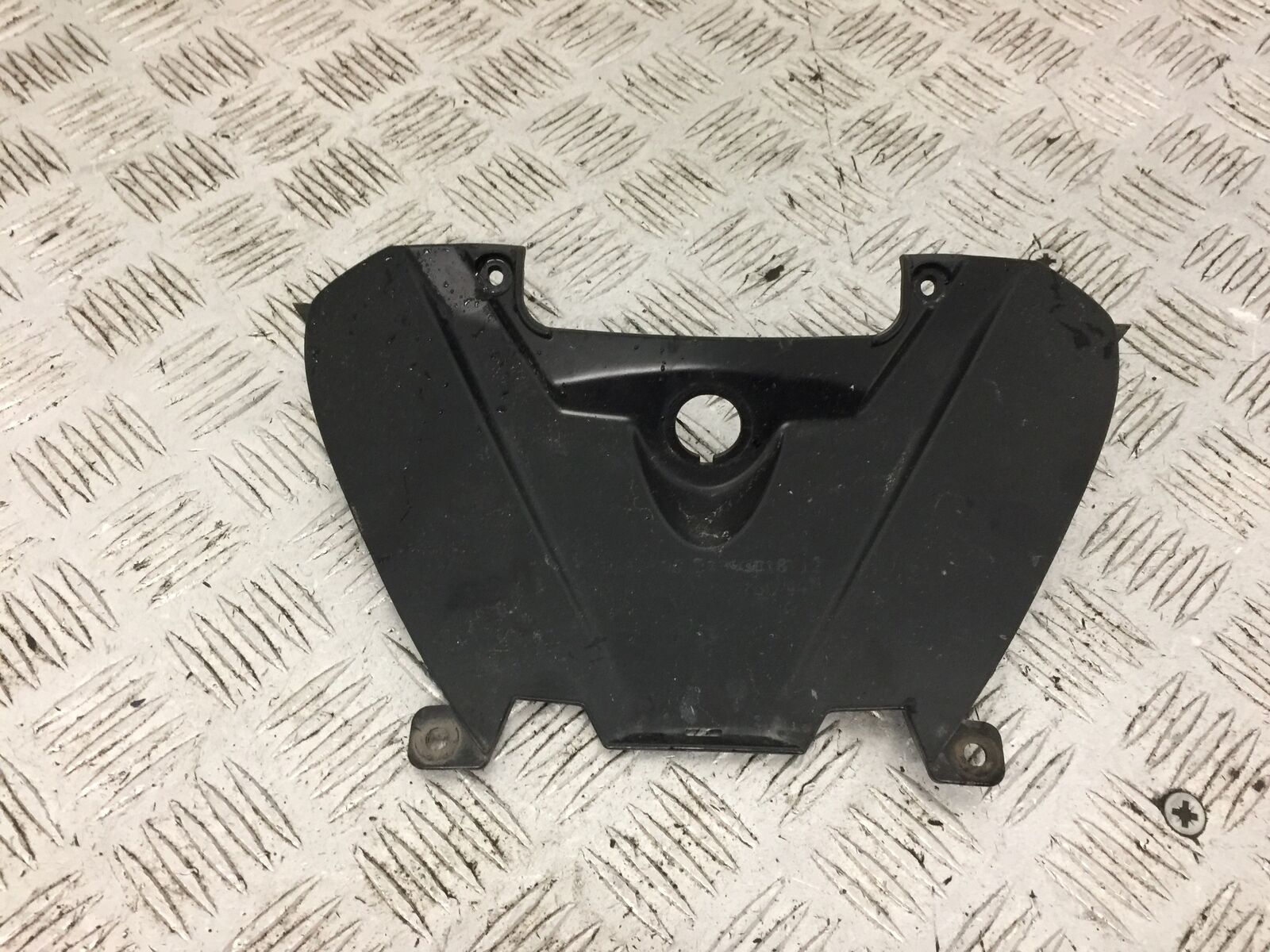 SUZUKI GSX-S 125 PANEL JOINER   YEAR 2017-2020  (STOCK 779)