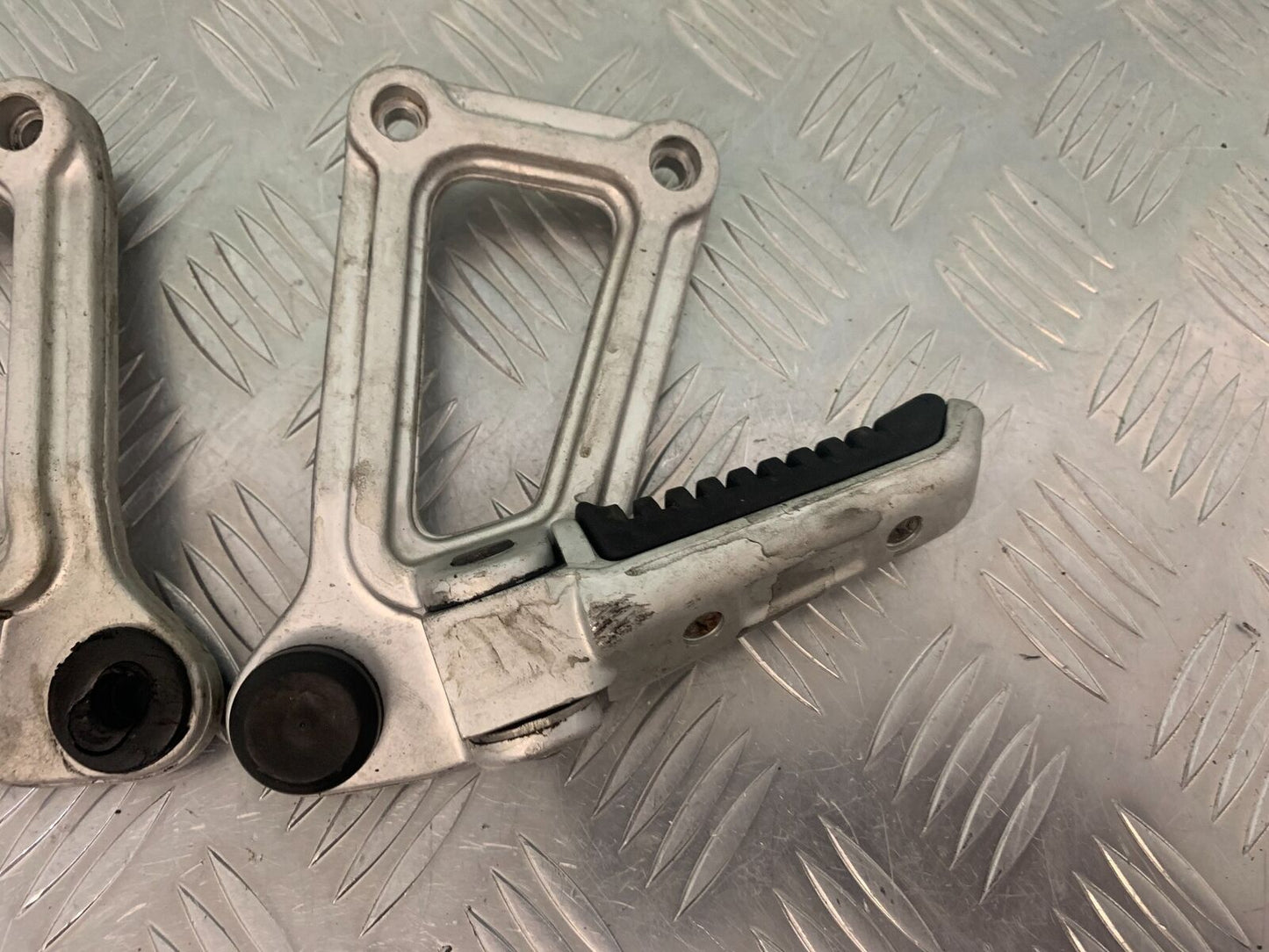 DUCATI 600ss 600 ss REAR HANGERS AND PEGS  YEAR 1991-98 (STOCK 987)