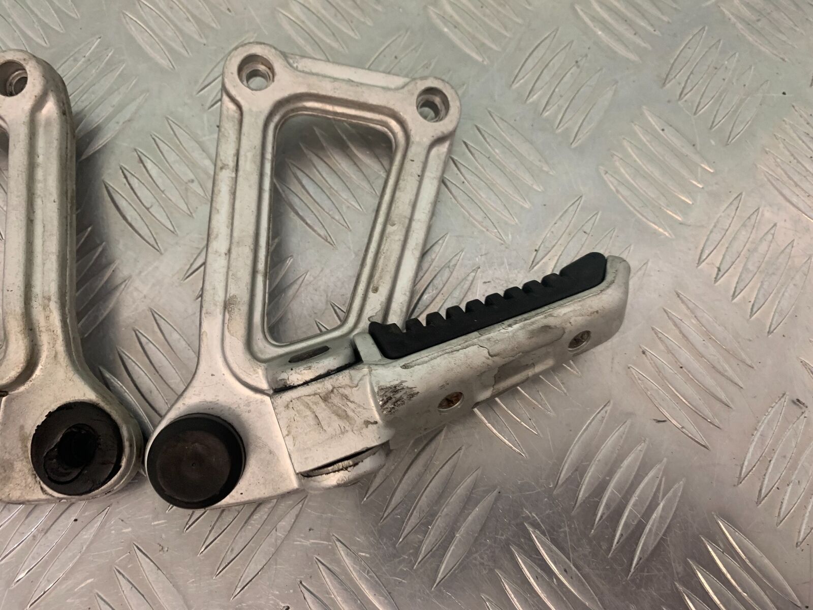 DUCATI 600ss 600 ss REAR HANGERS AND PEGS  YEAR 1991-98 (STOCK 987)