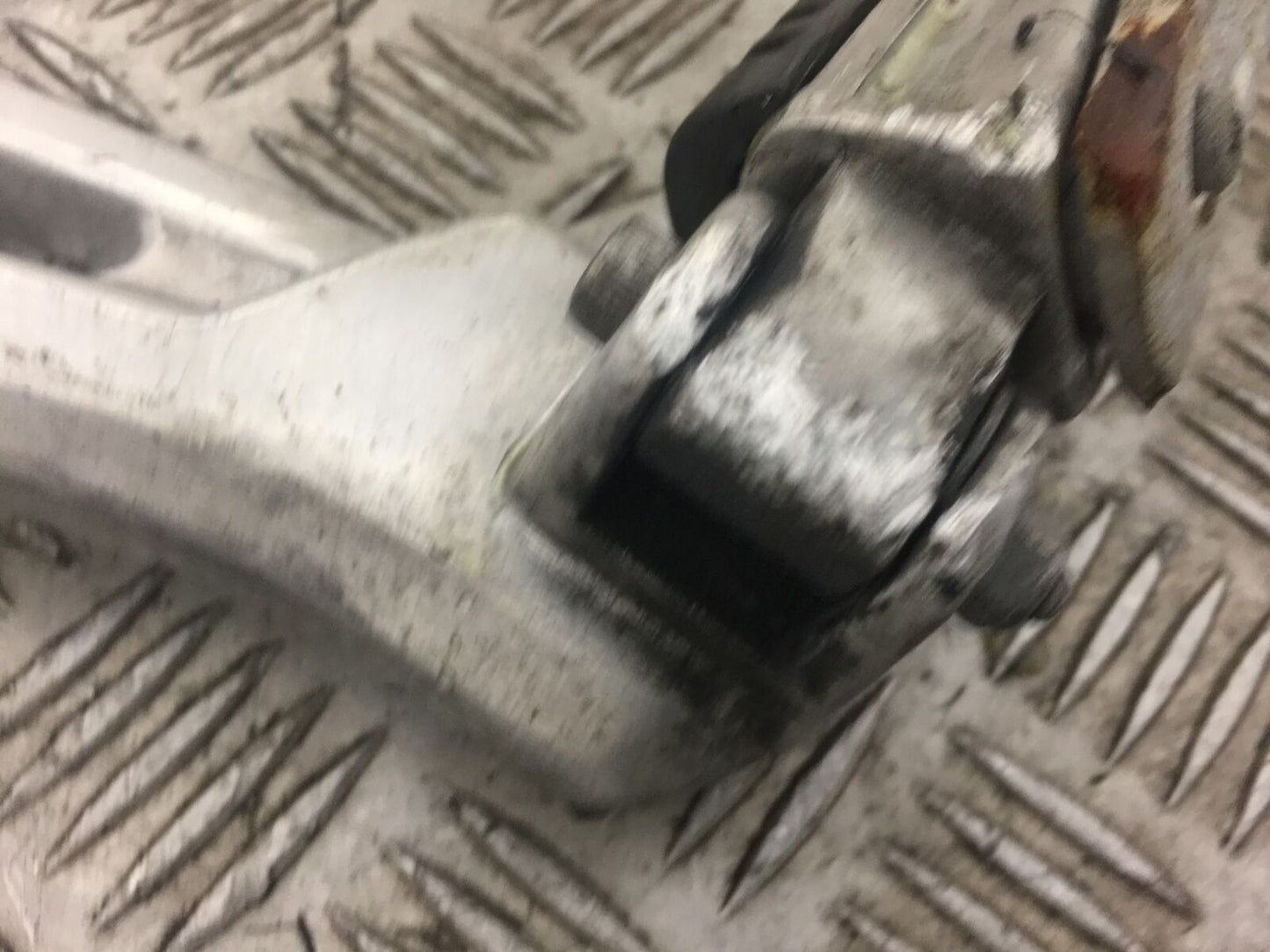YAMAHA FZS1000 FAZER LEFT REAR HANGER AND PEG YEAR 2003 (STOCK 379)