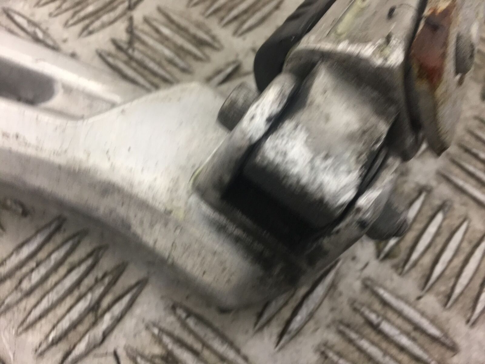 YAMAHA FZS1000 FAZER LEFT REAR HANGER AND PEG YEAR 2003 (STOCK 379)