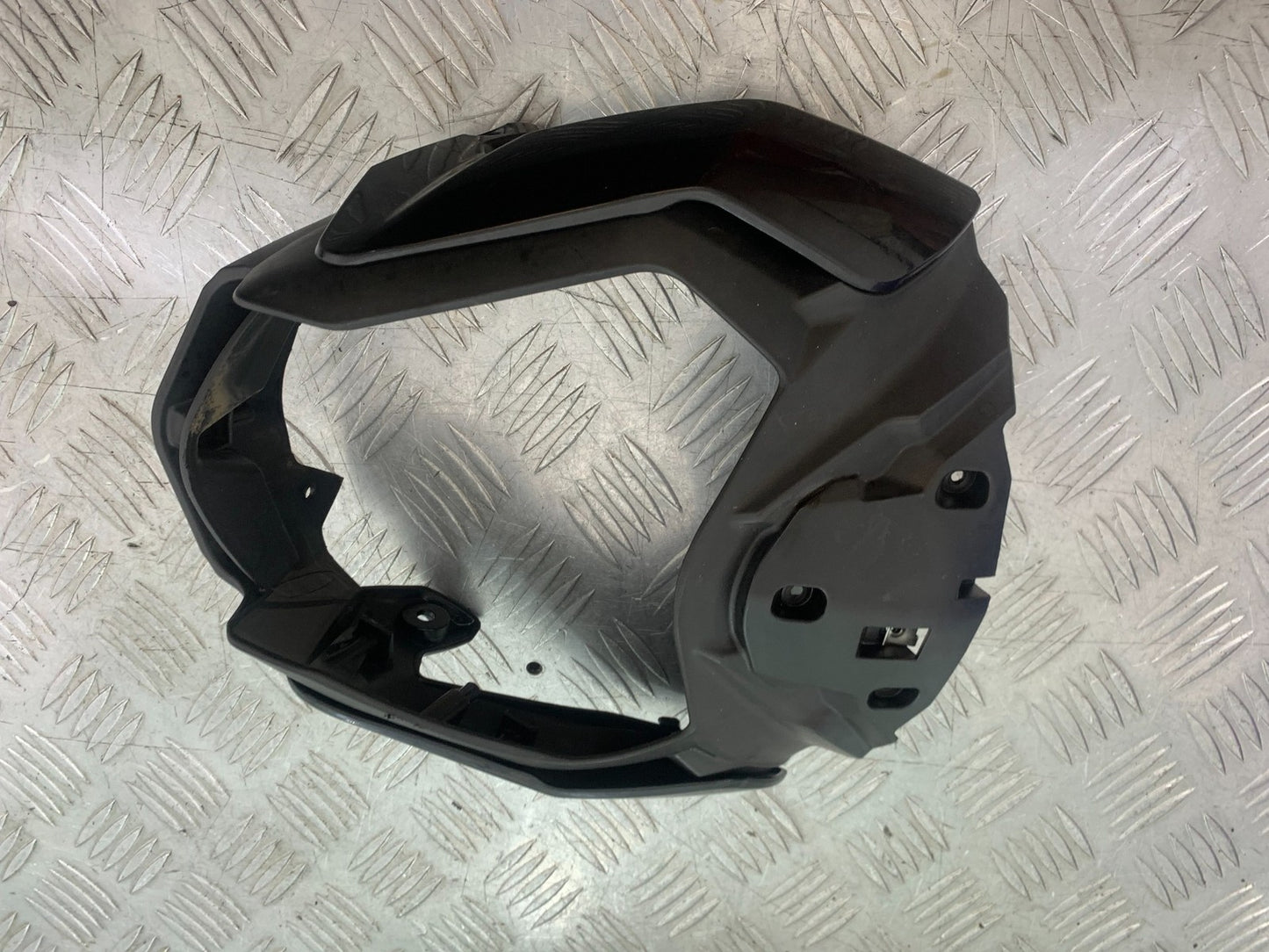 BENELLI BN125 BN 125 HEADLIGHT COWL  YEAR 2018-2021 (CMB1194)
