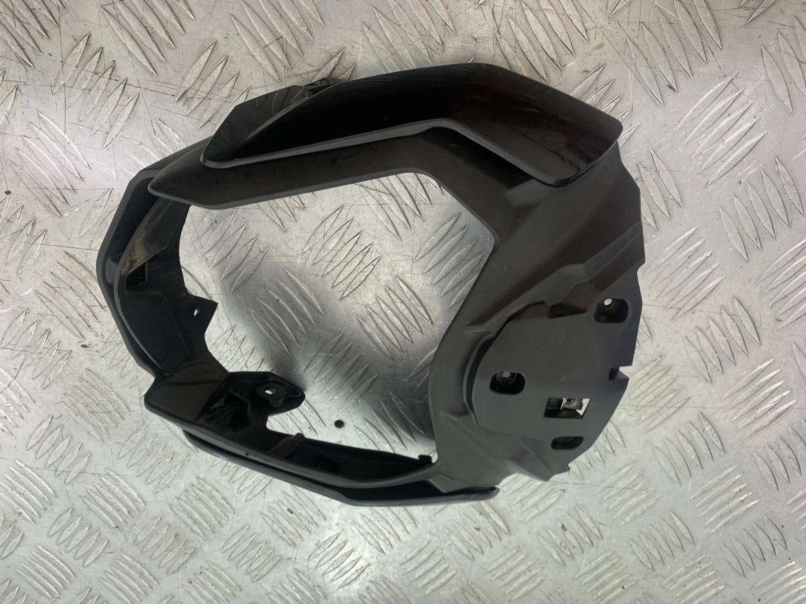 BENELLI BN125 BN 125 HEADLIGHT COWL  YEAR 2018-2021 (CMB1194)