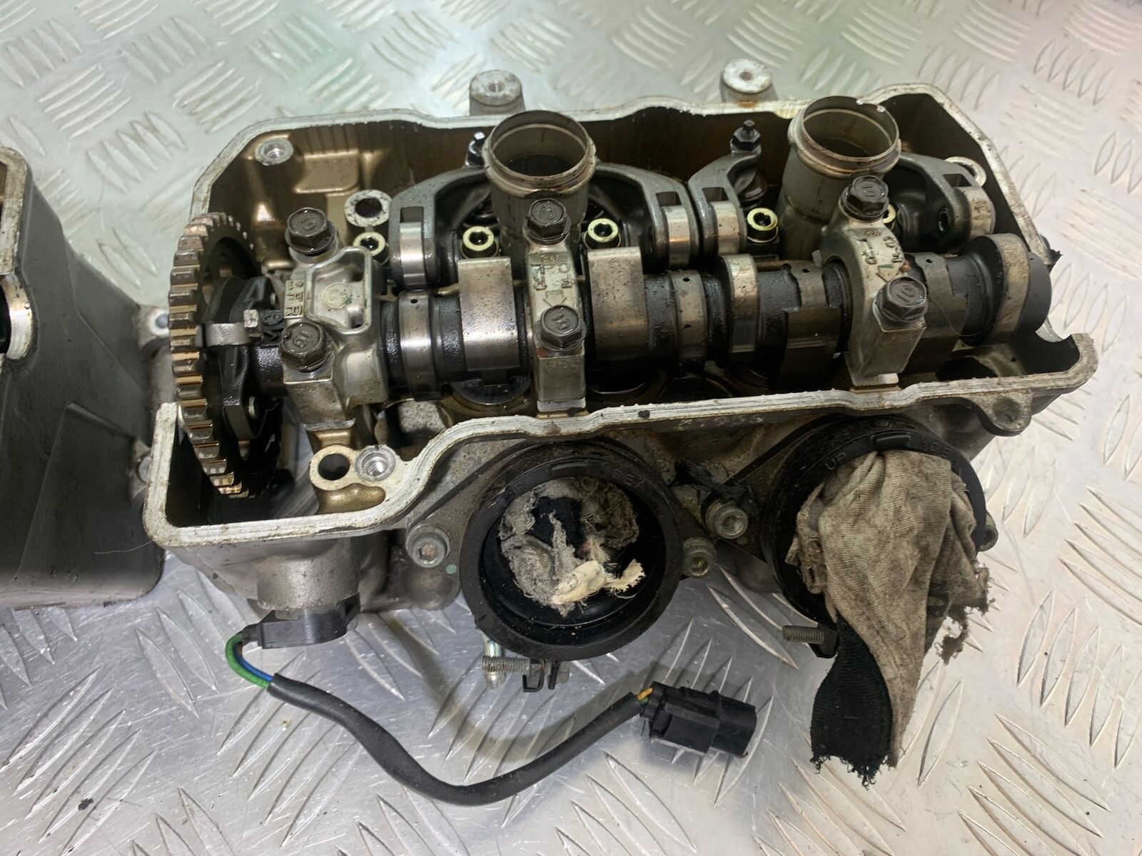 HONDA VFR1200 VFR 1200 FA CYLINDER HEADS   YEAR 2010-11 CMB1088)
