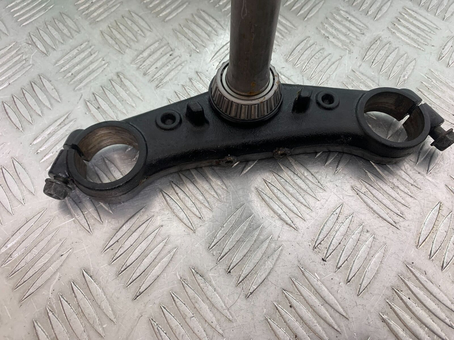 HONDA CBR1100 BLACKBIRD BOTTOM YOKE  YEAR 1999-2005 (CMB1103)