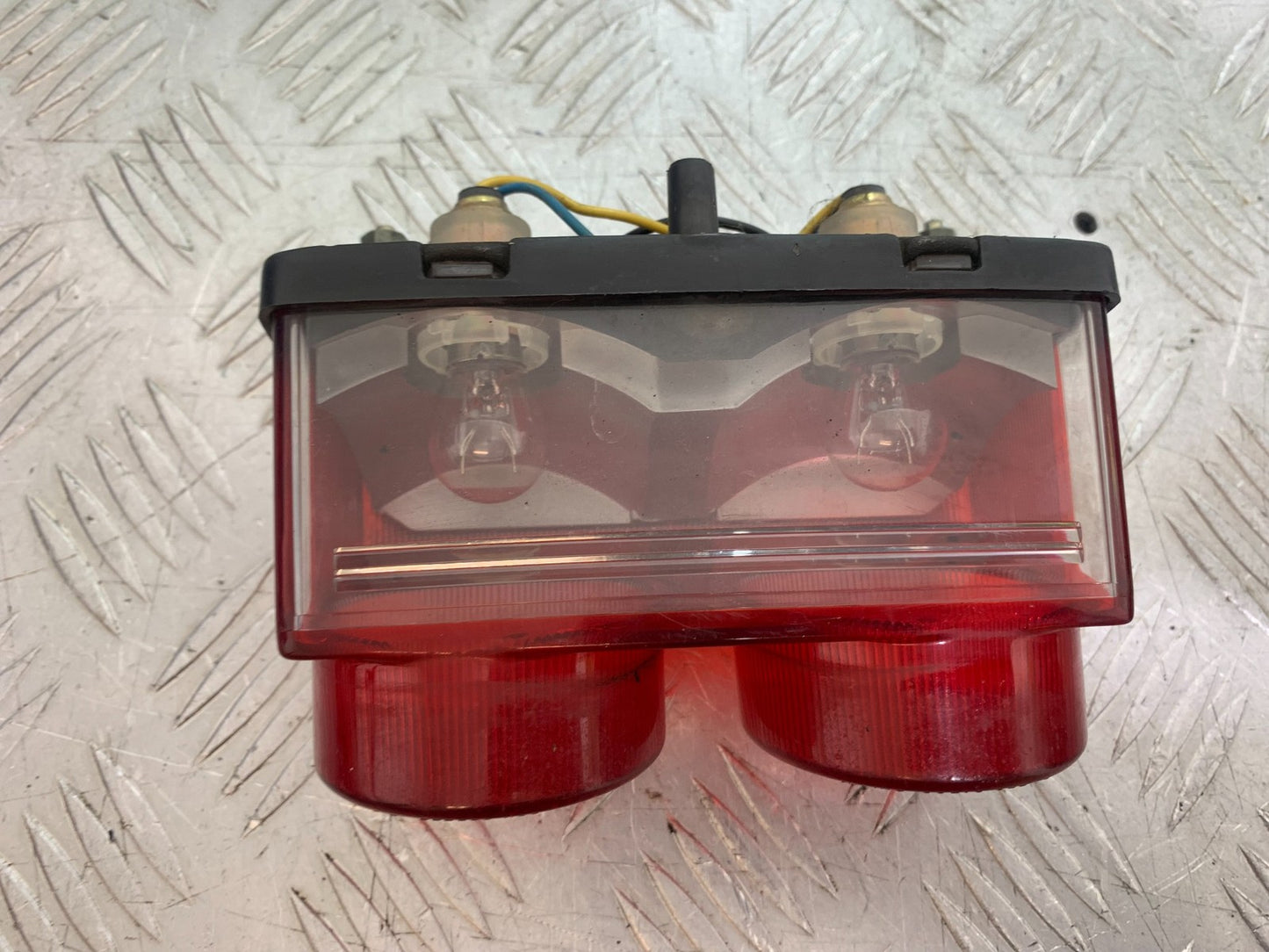 YAMAHA YZF R1 4XV REAR LIGHT  YEAR 1998-99 (CMB1291)